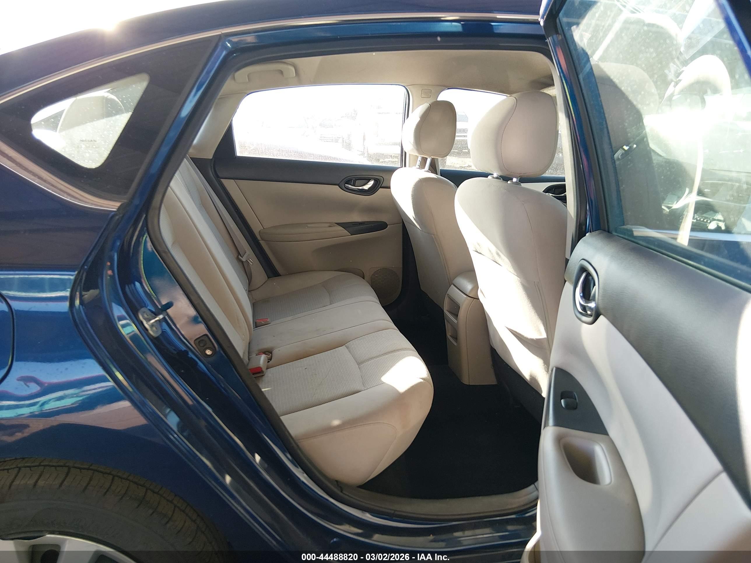 NISSAN SENTRA image 8