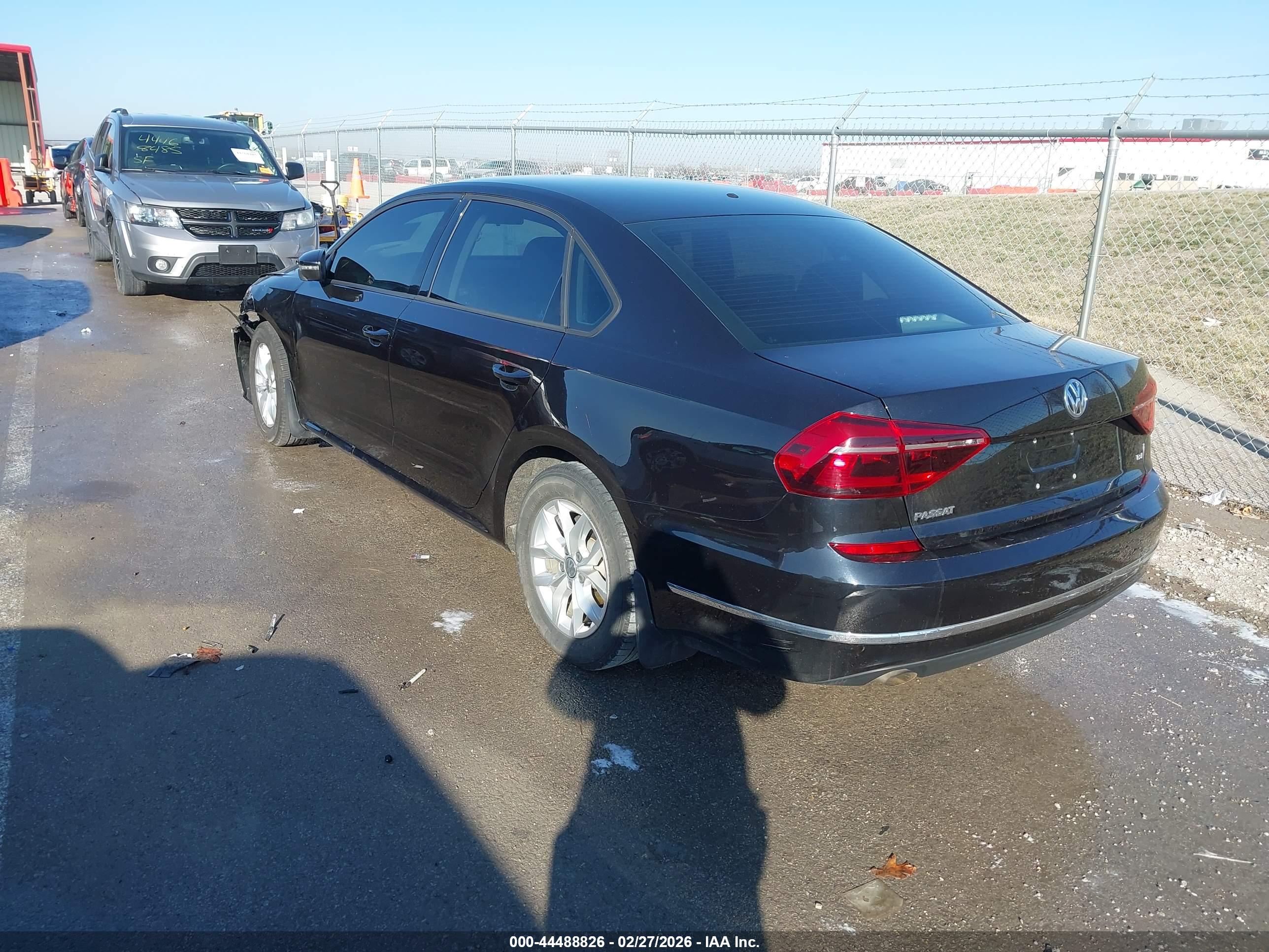 VOLKSWAGEN PASSAT image 3