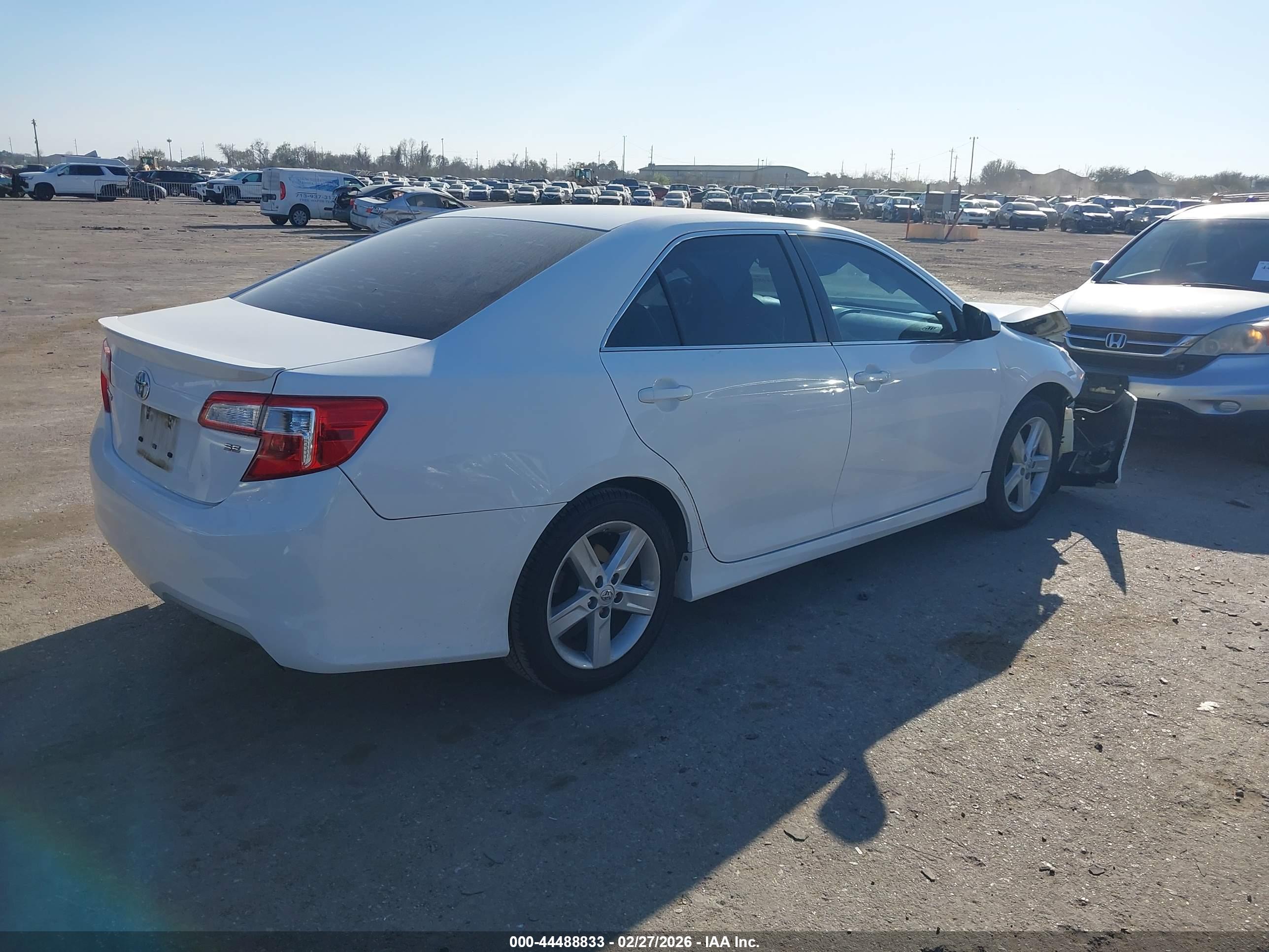 TOYOTA CAMRY image 4