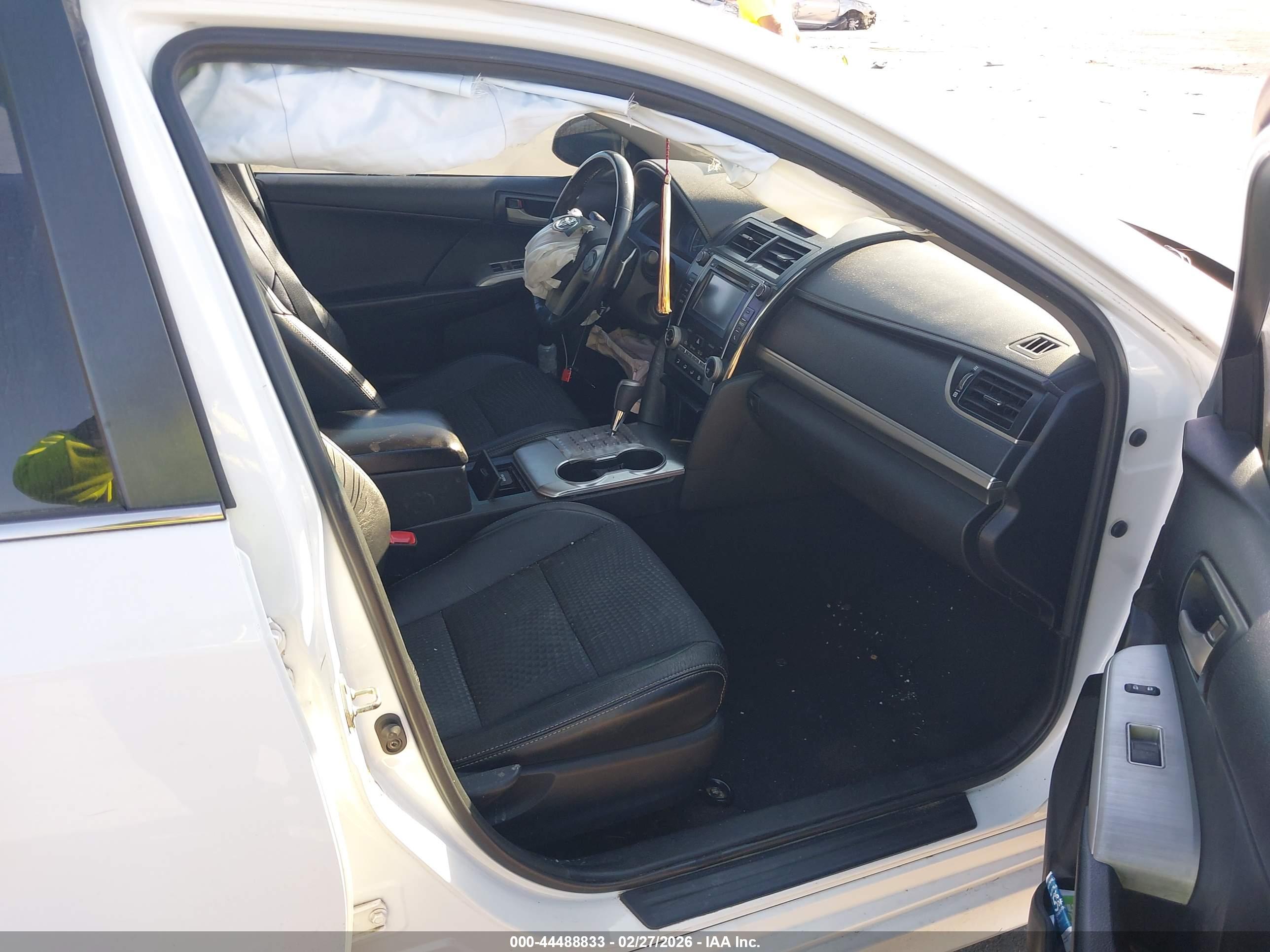 TOYOTA CAMRY image 5