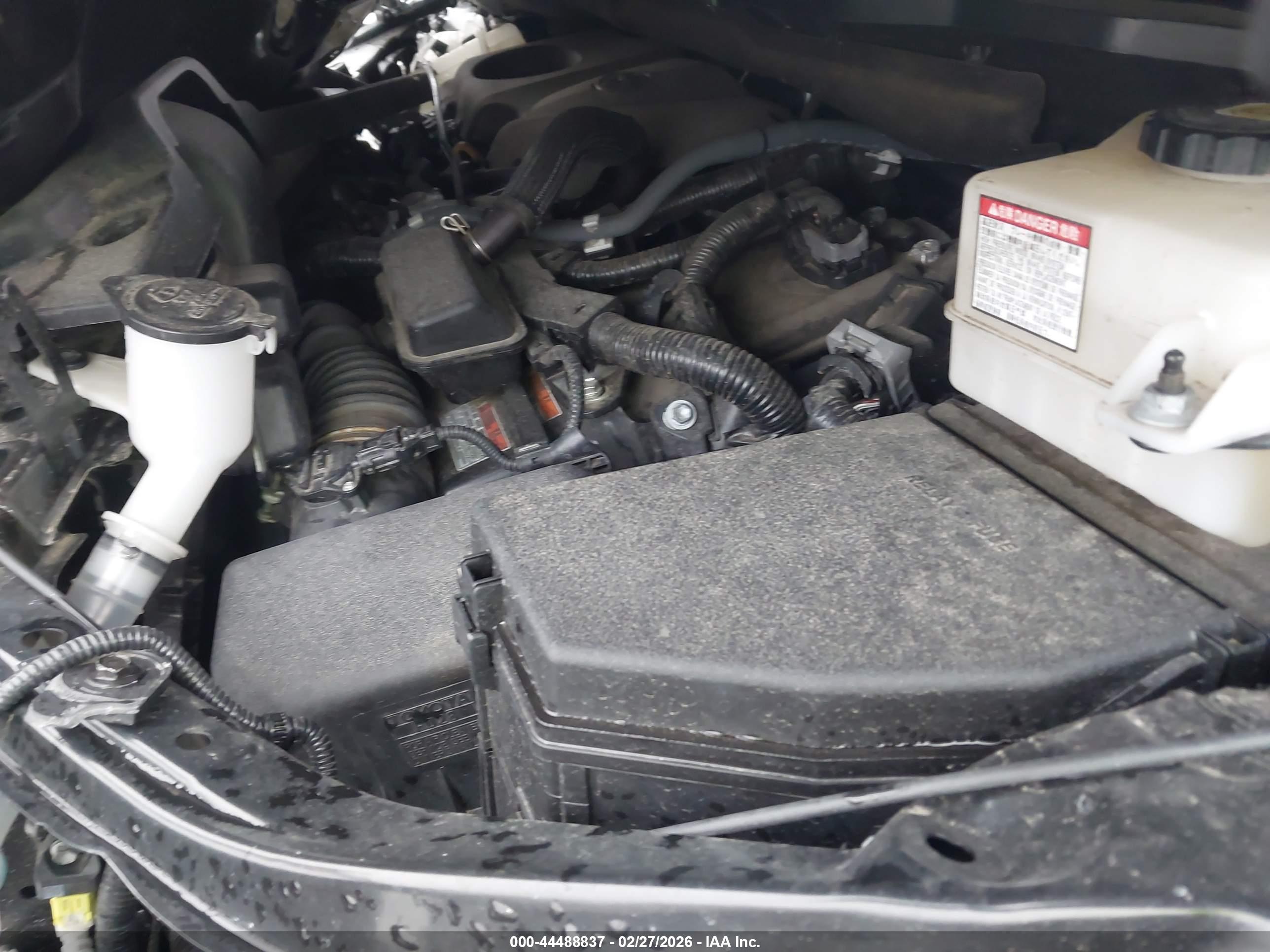 TOYOTA SIENNA image 10