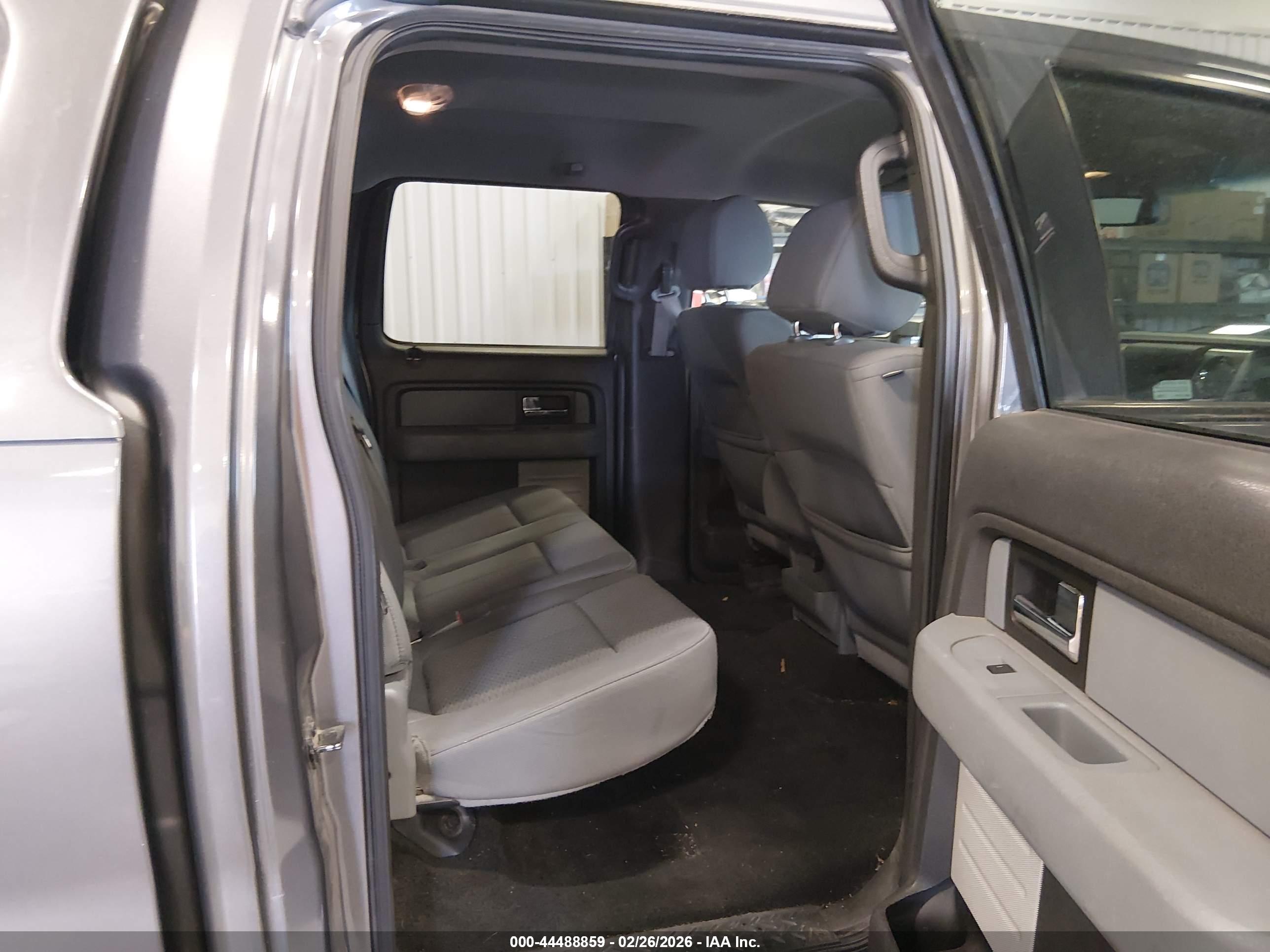 FORD F-150 image 8