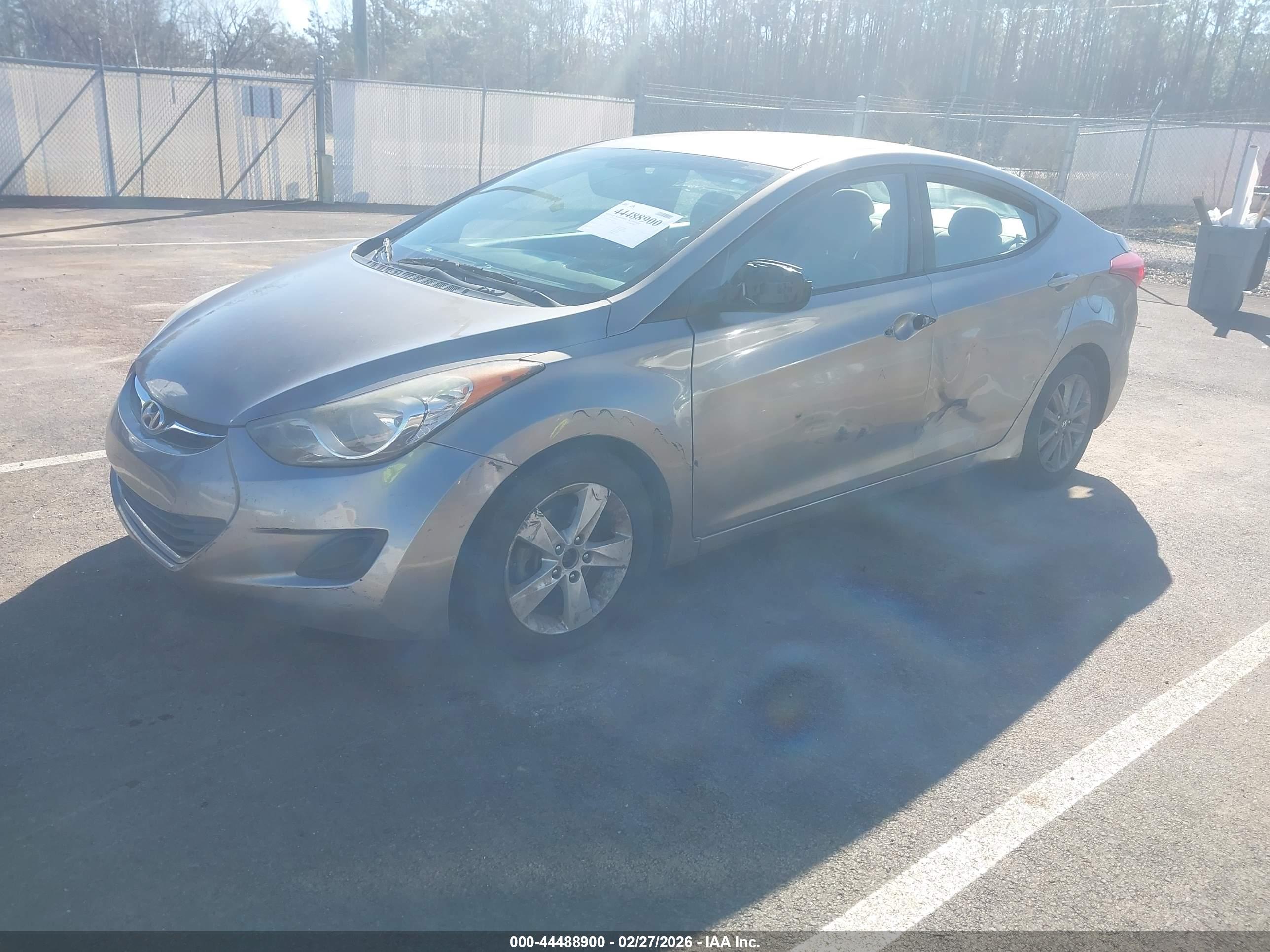 HYUNDAI ELANTRA image 2