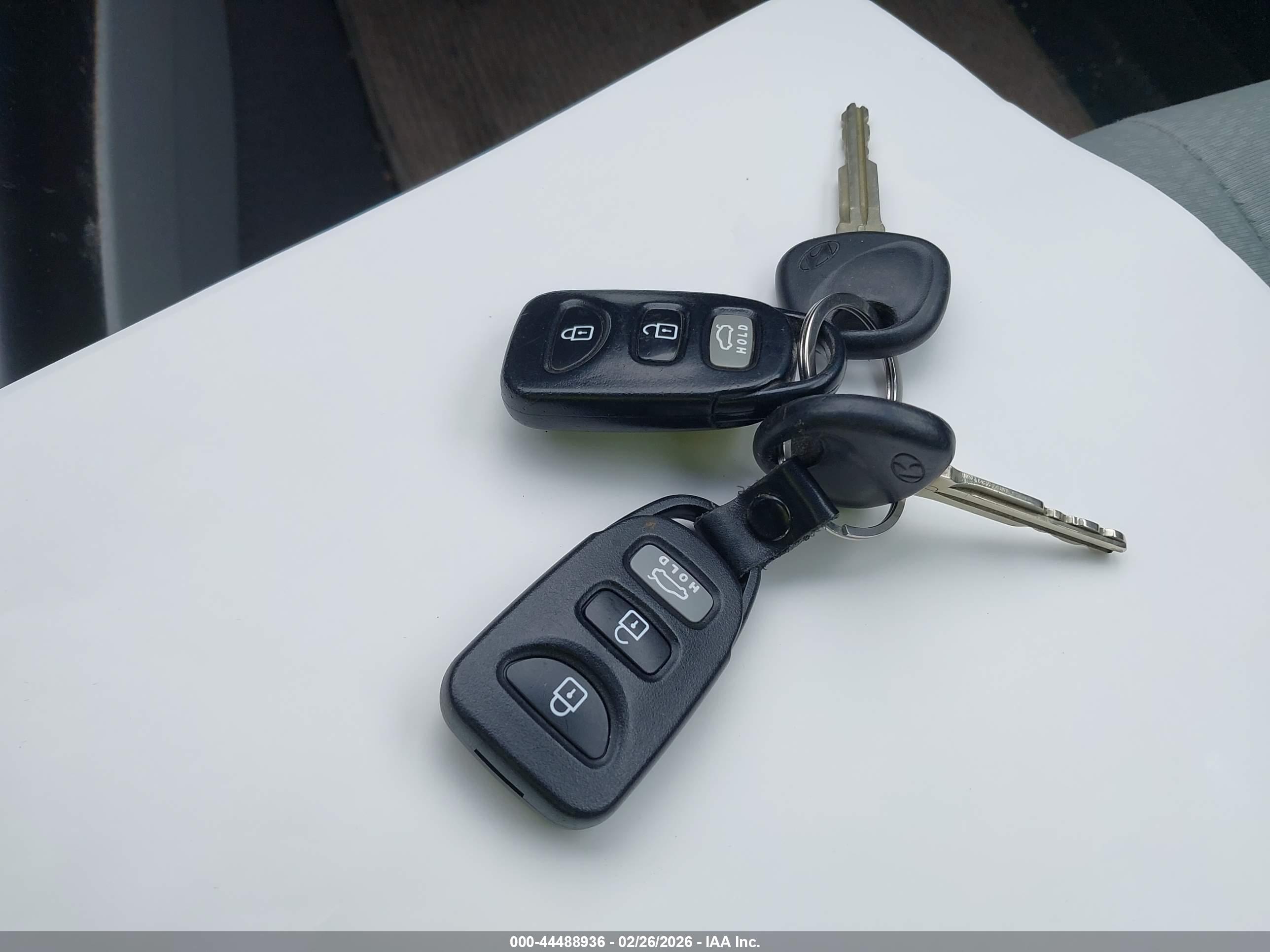 HYUNDAI ELANTRA image 11