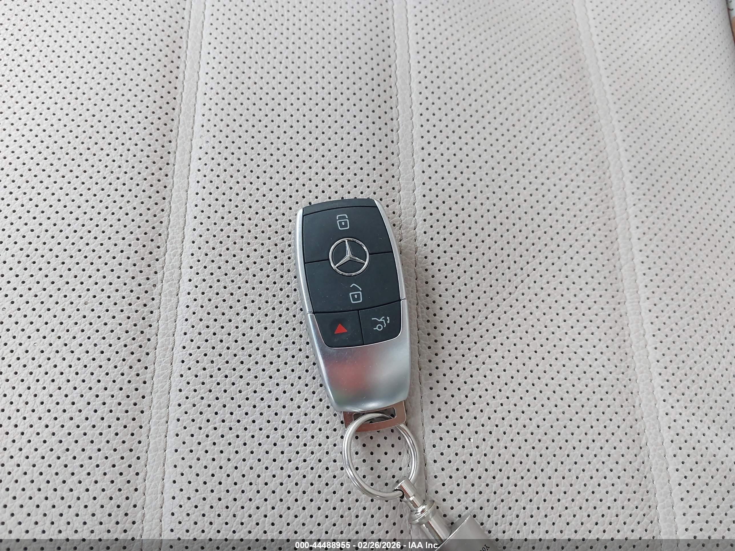 MERCEDES-BENZ GLE image 11
