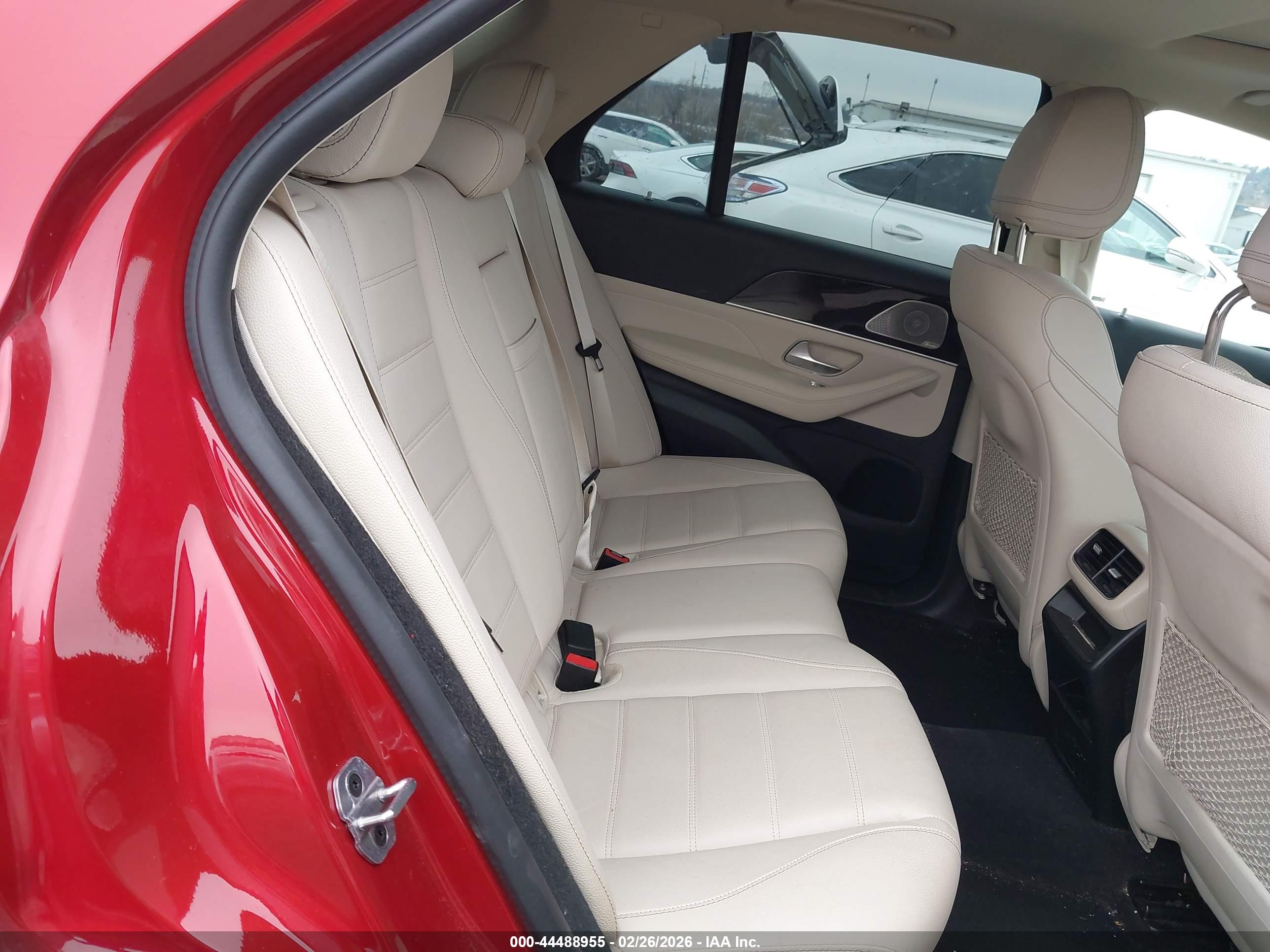 MERCEDES-BENZ GLE image 8