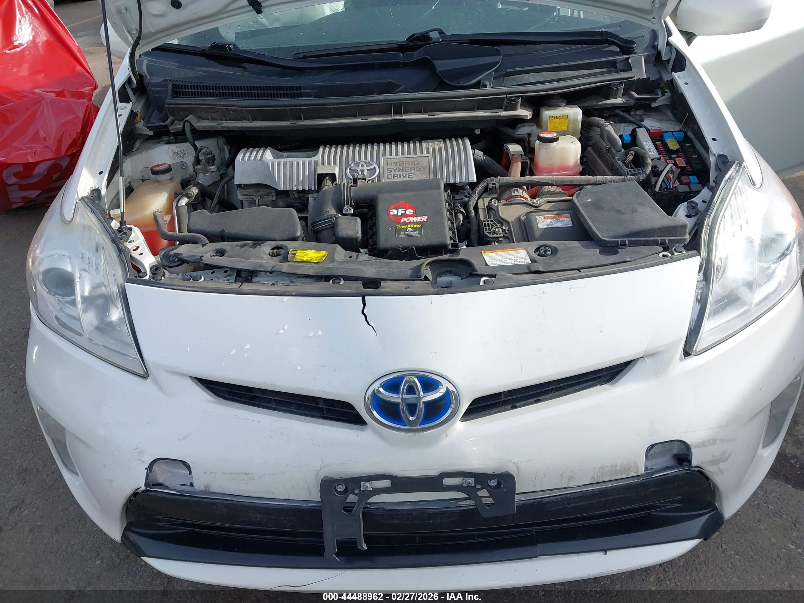 TOYOTA PRIUS image 10