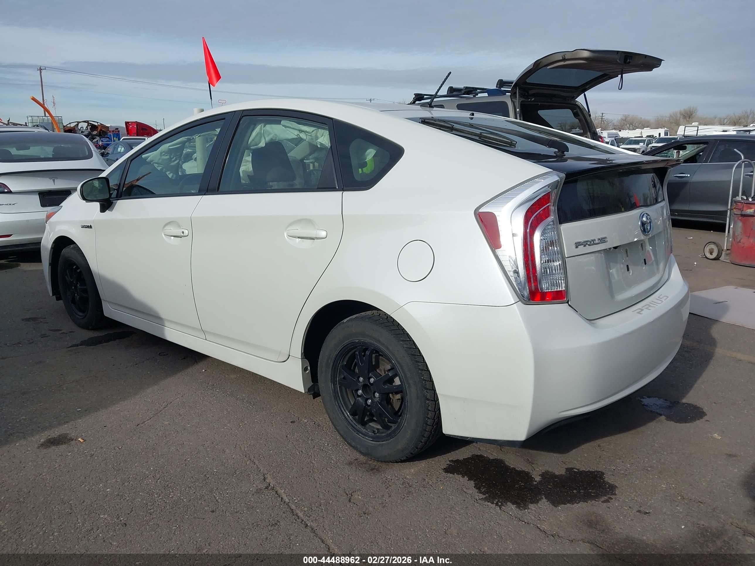TOYOTA PRIUS image 3