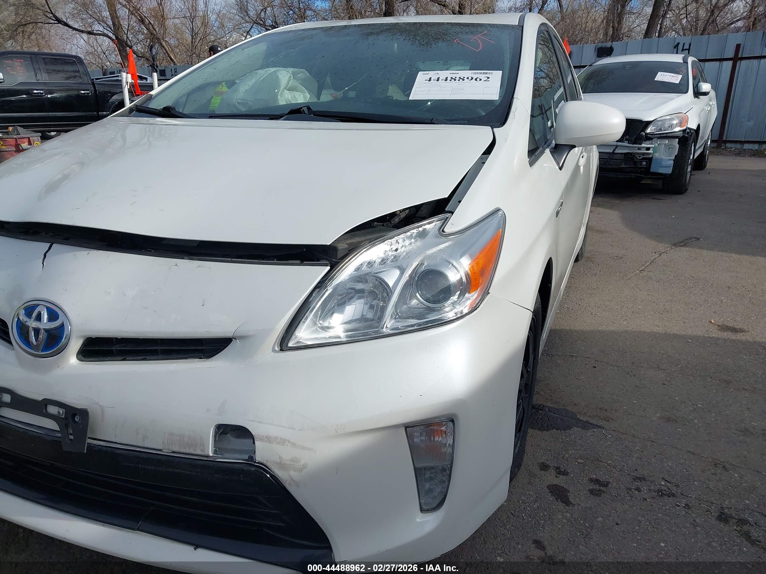 TOYOTA PRIUS image 6