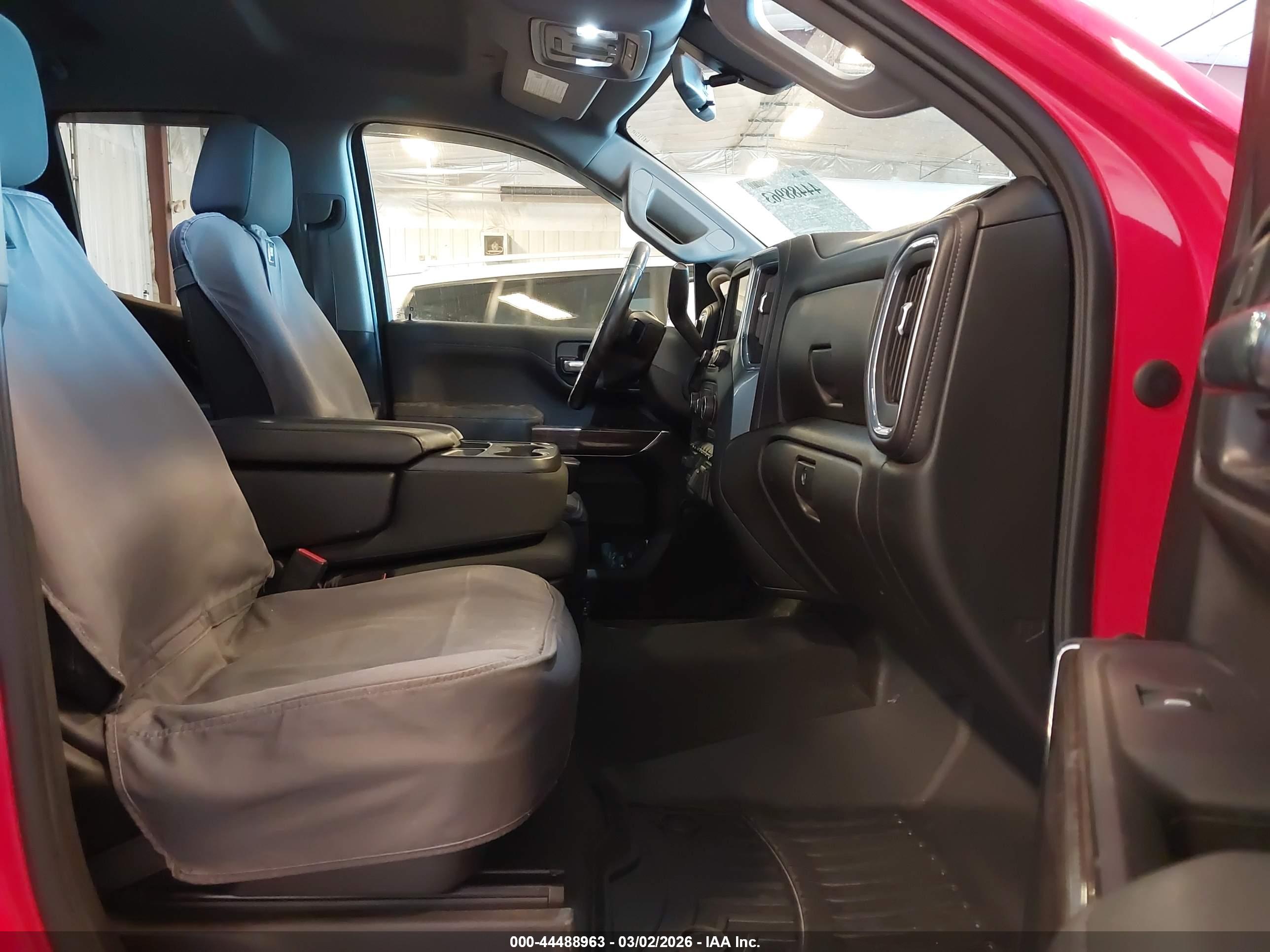 CHEVROLET SILVERADO image 5