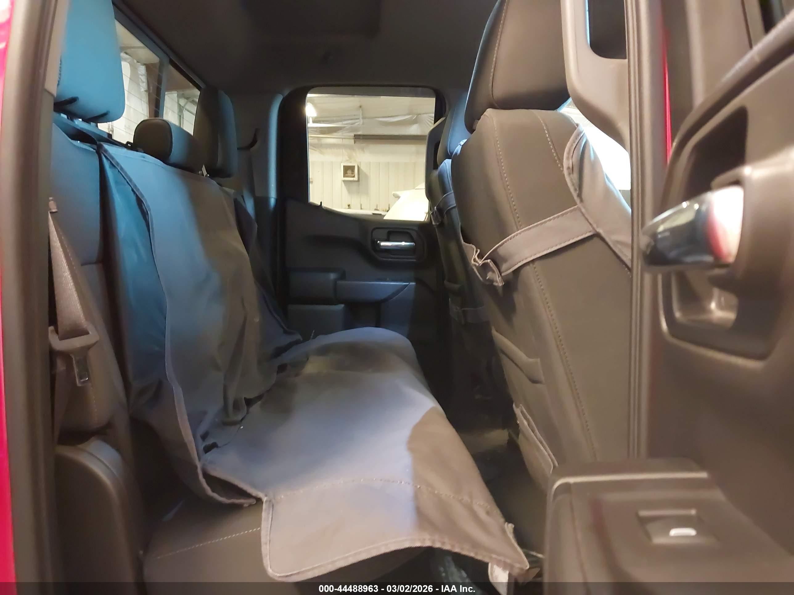 CHEVROLET SILVERADO image 8