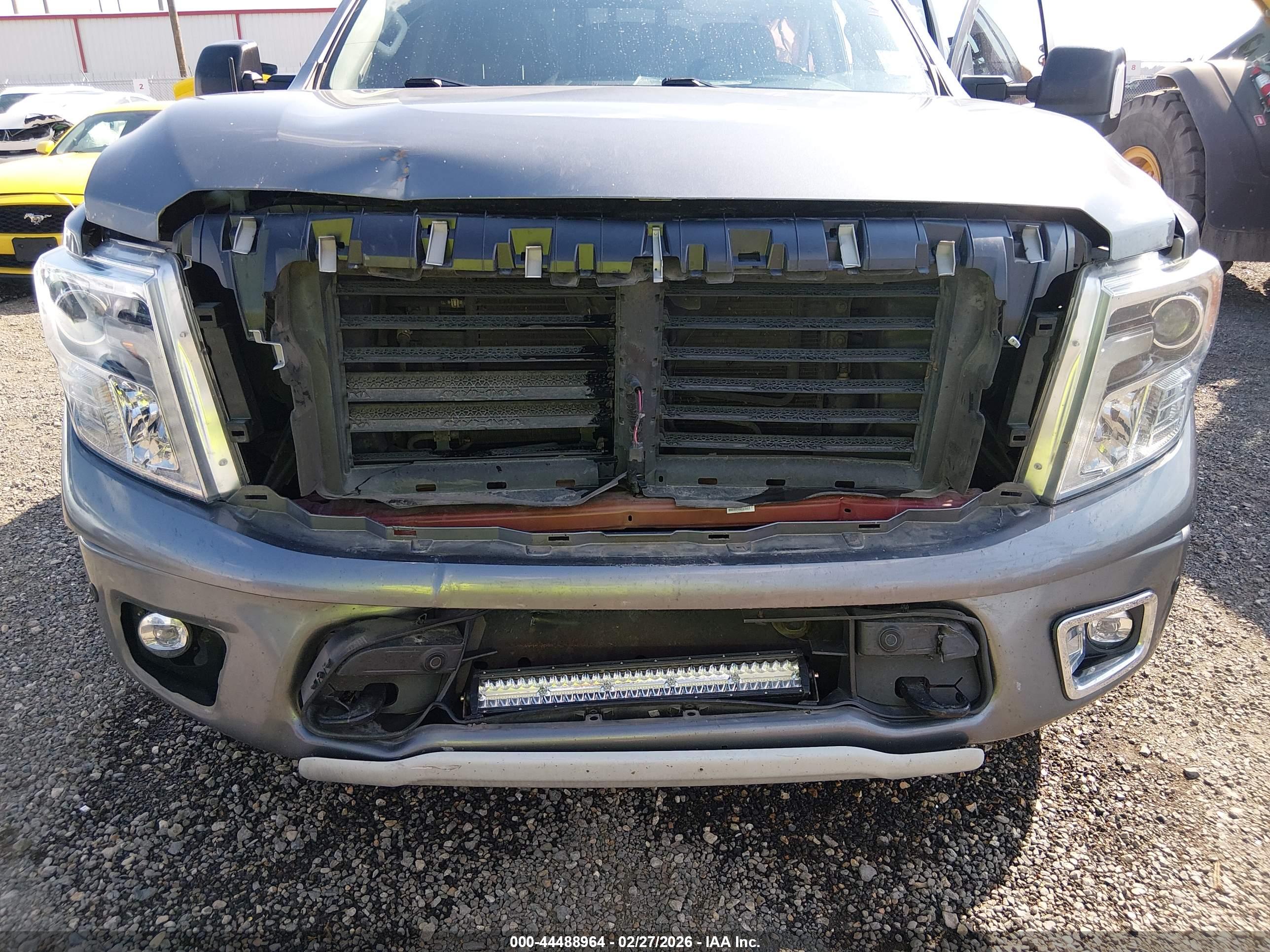 NISSAN TITAN image 6