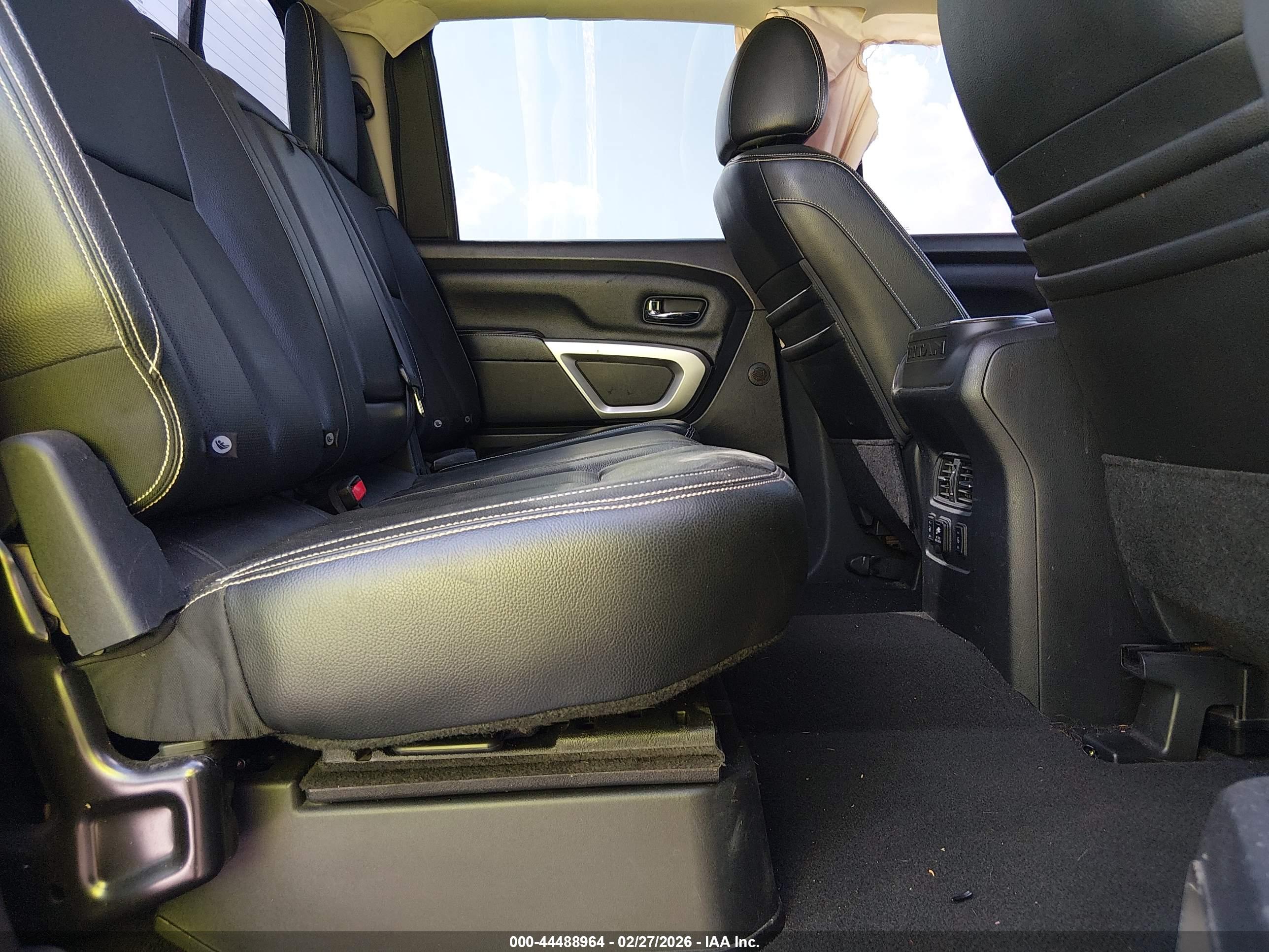 NISSAN TITAN image 8