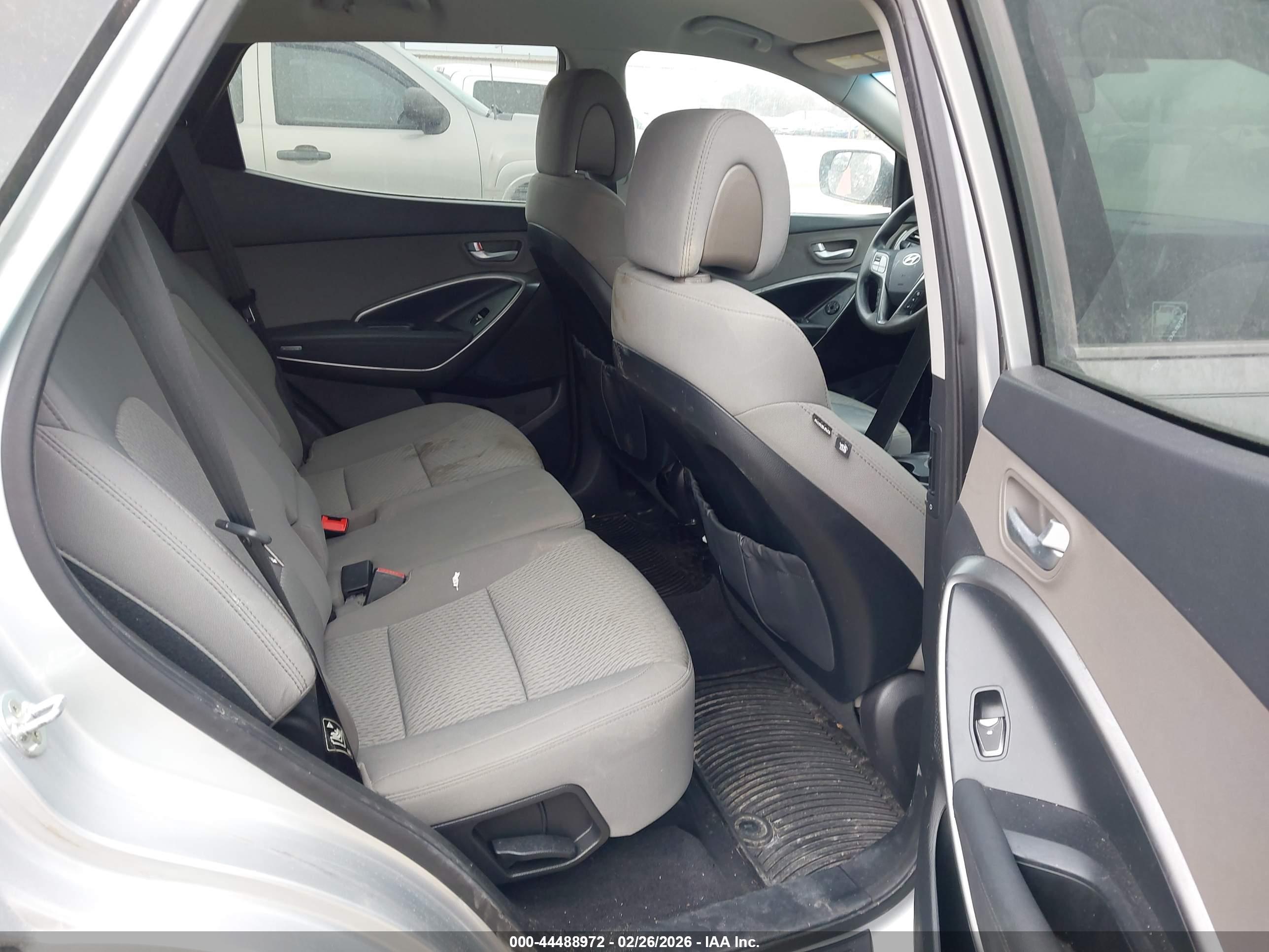 HYUNDAI SANTA image 8