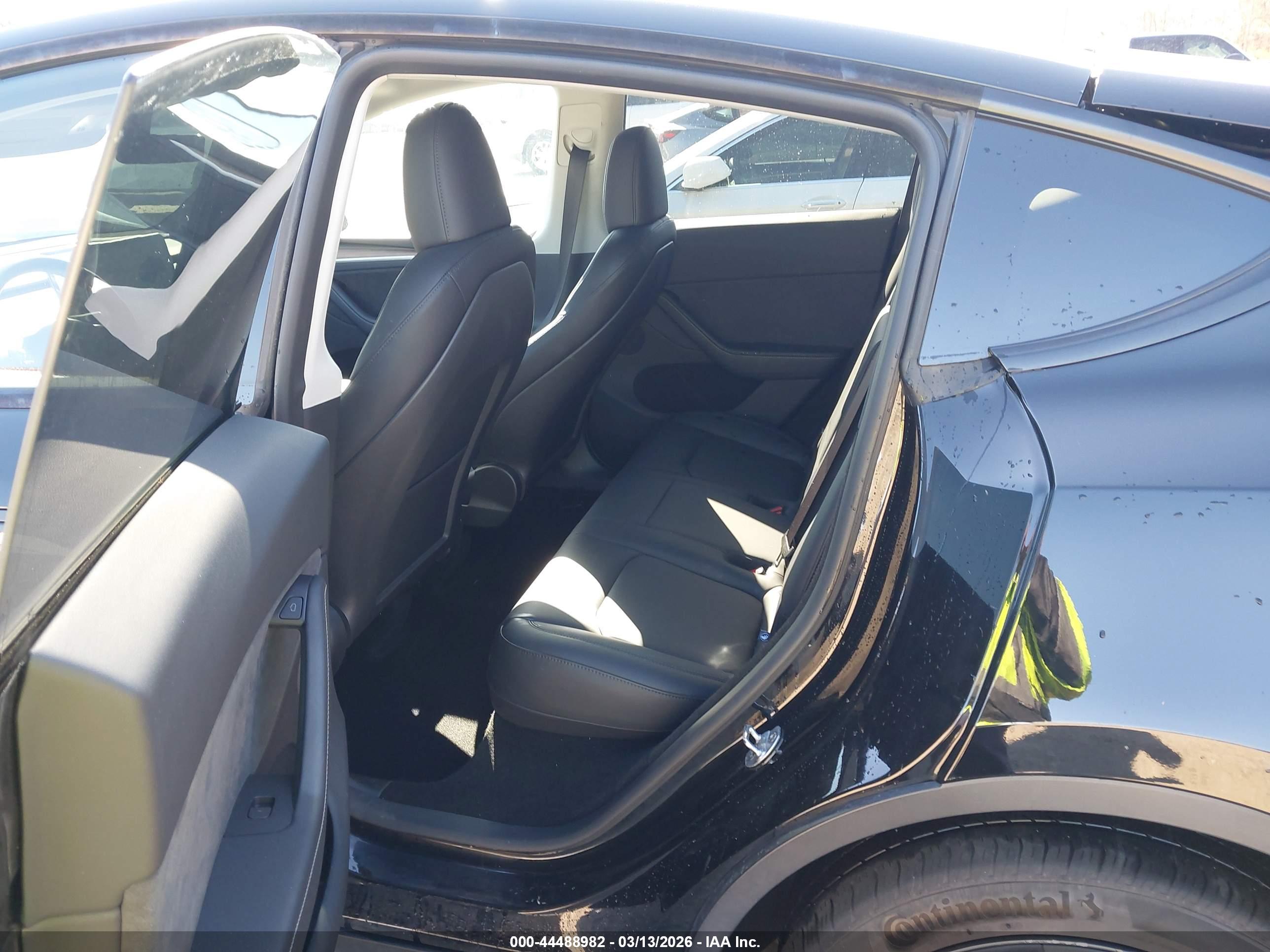 TESLA MODEL image 8