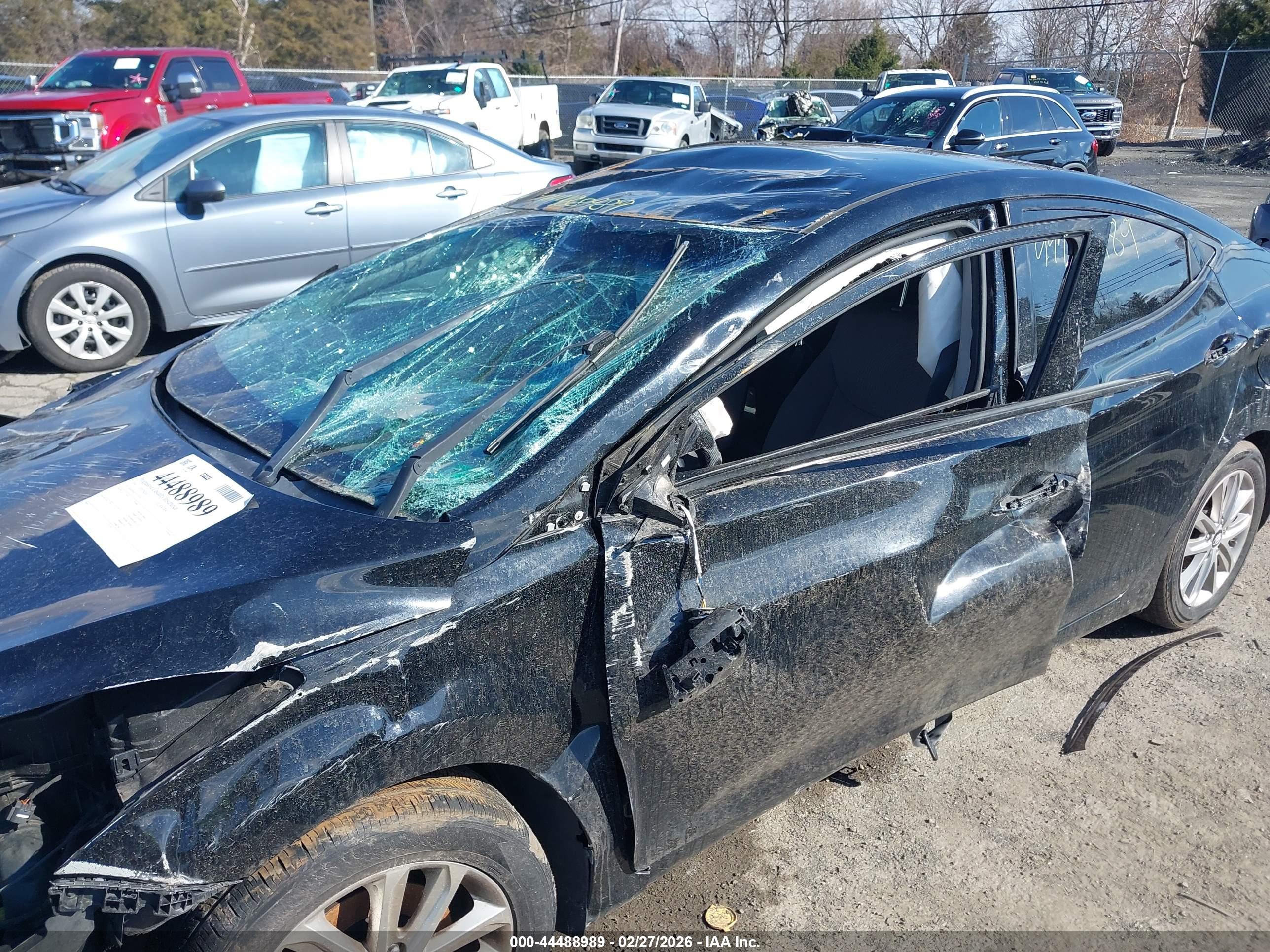 HYUNDAI ELANTRA image 6