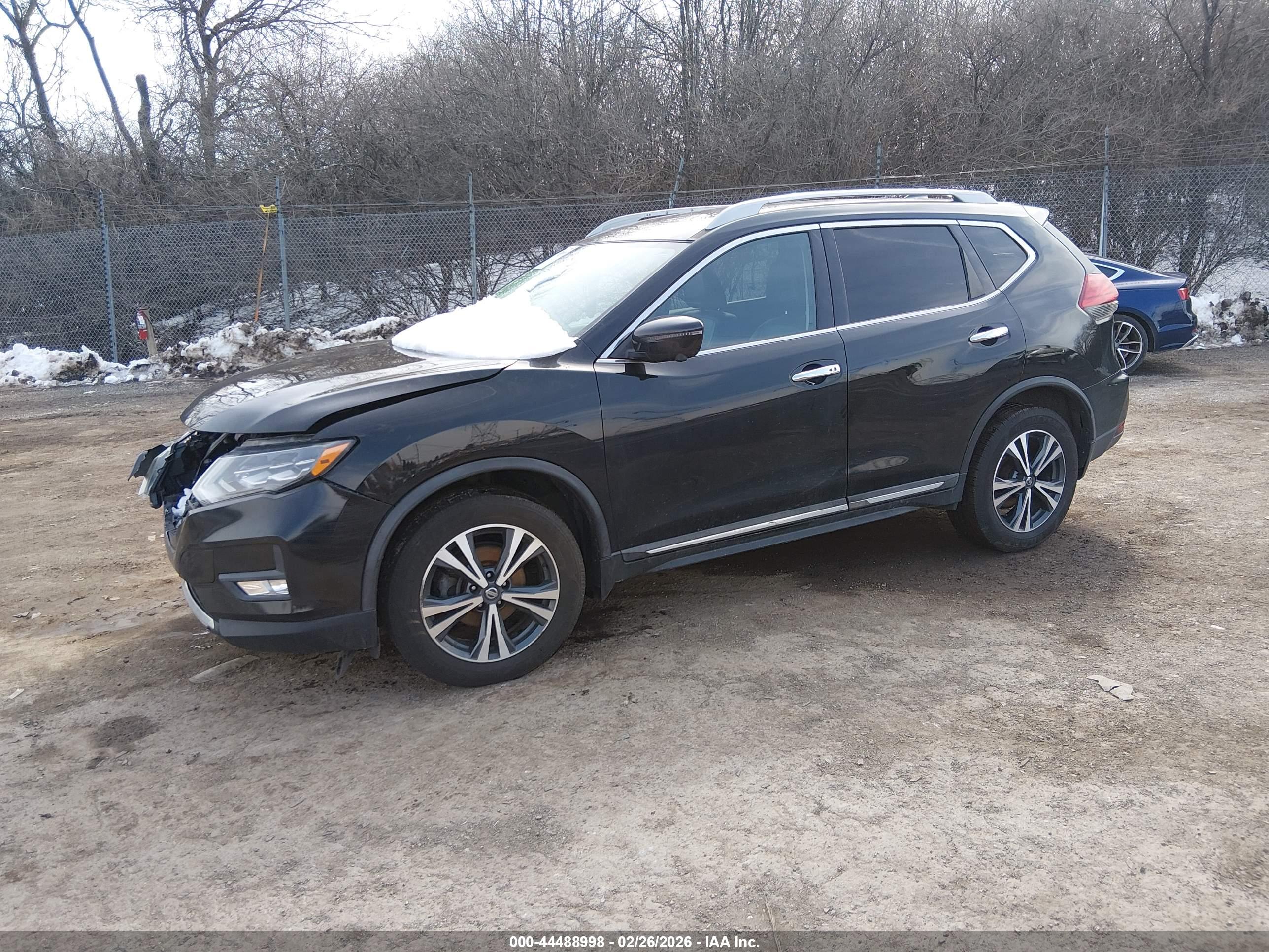 NISSAN ROGUE image 2