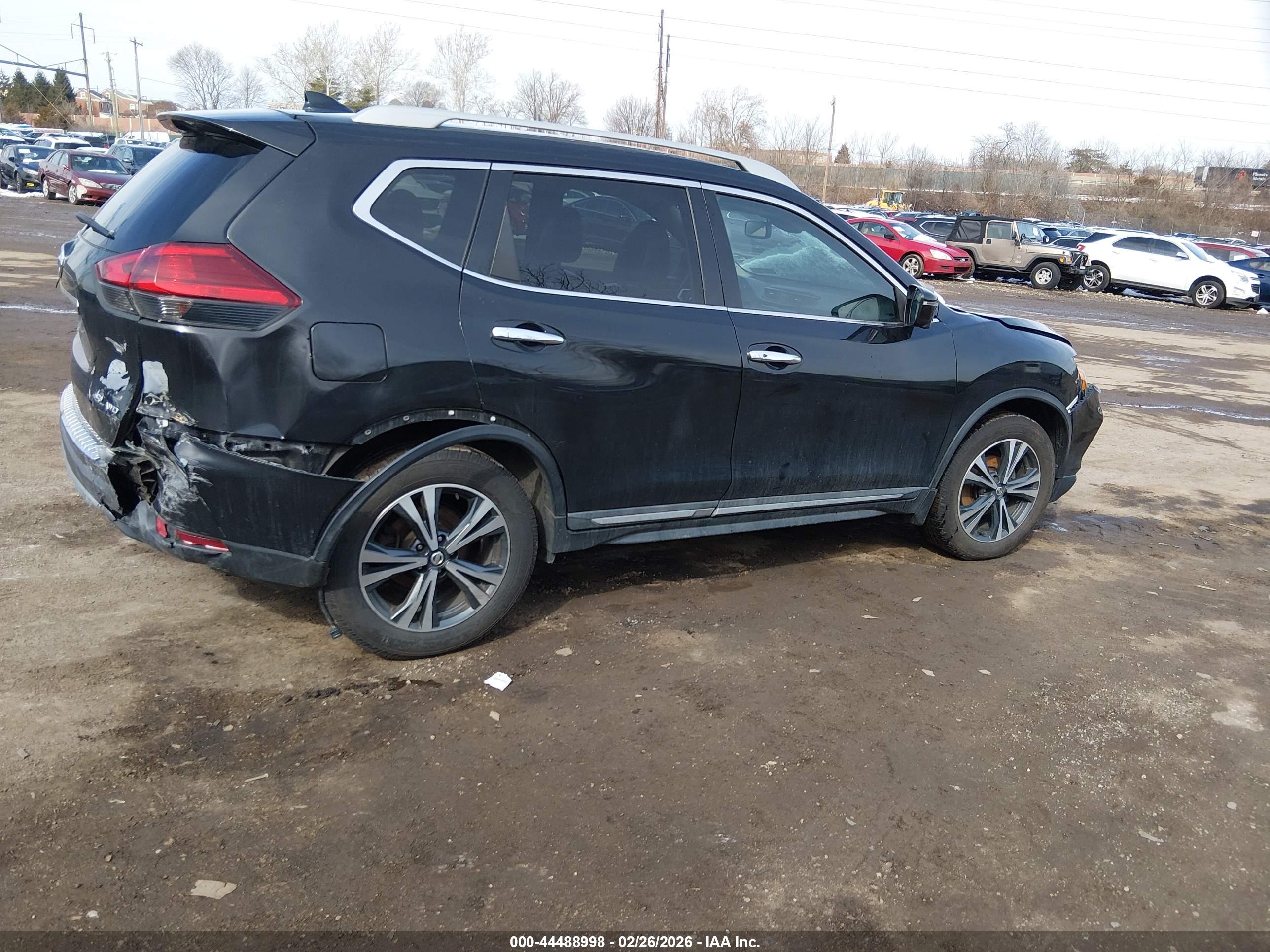 NISSAN ROGUE image 4