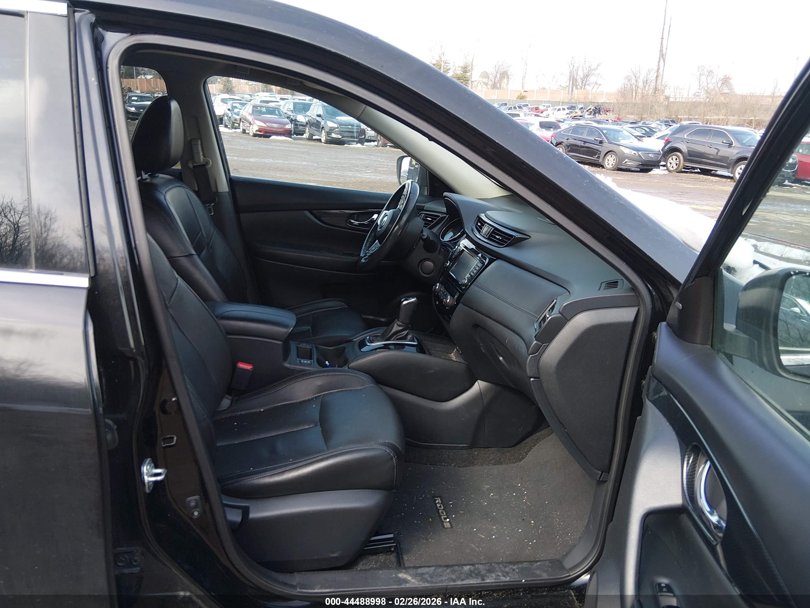 NISSAN ROGUE image 5