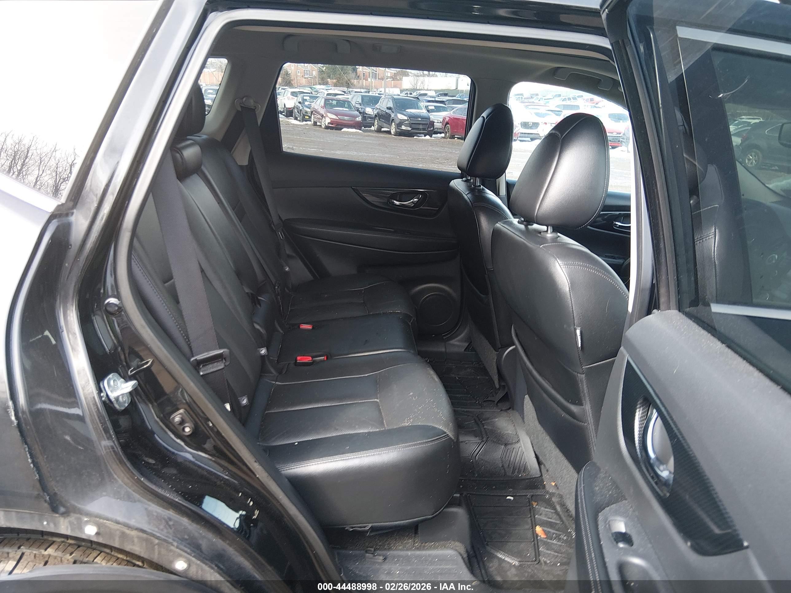 NISSAN ROGUE image 8