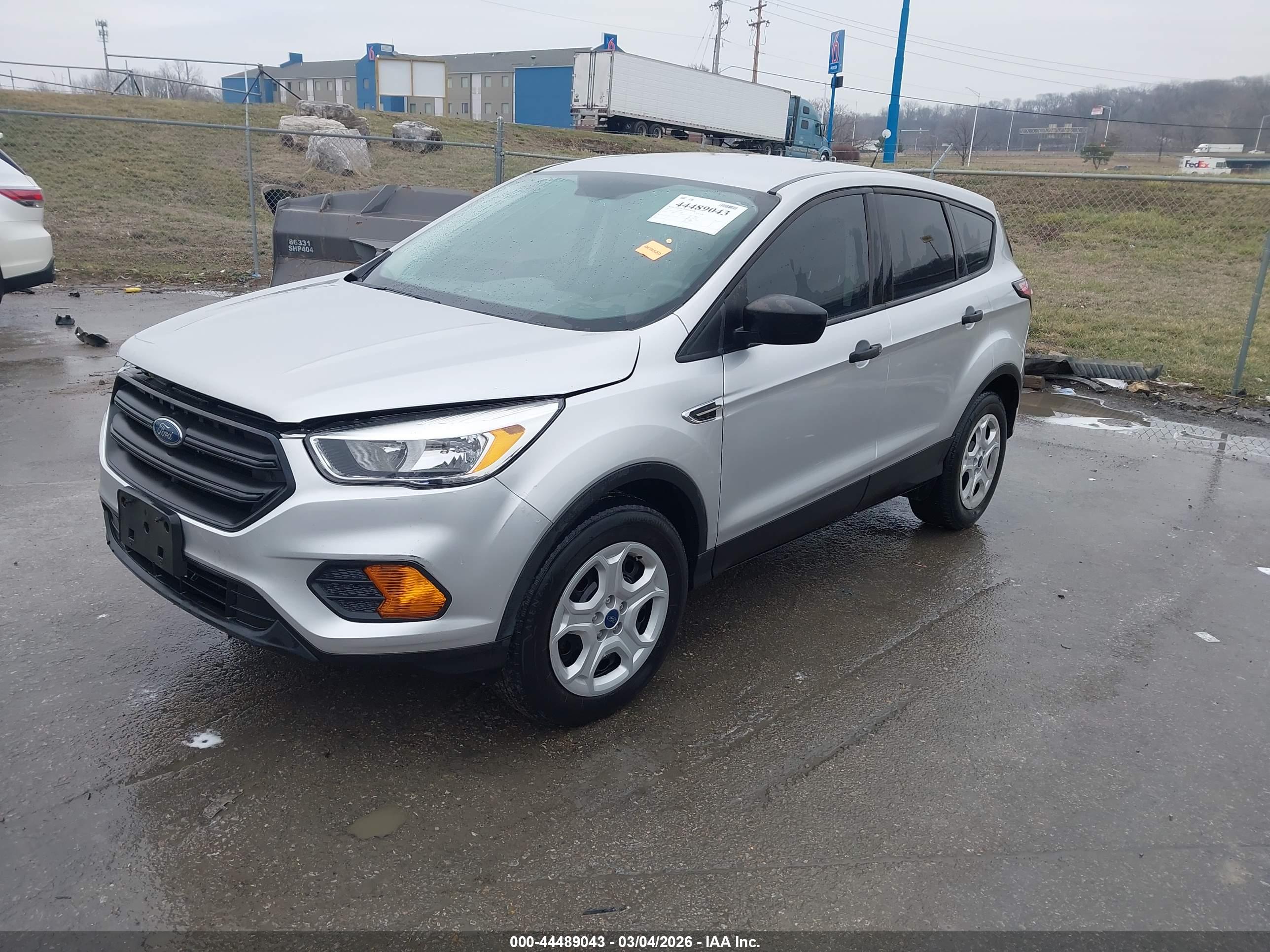 FORD ESCAPE image 2