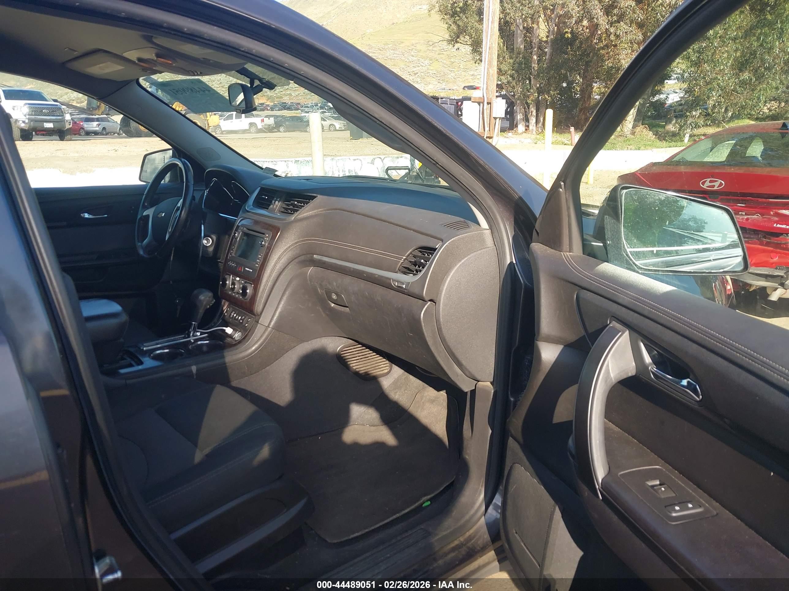 CHEVROLET TRAVERSE image 5