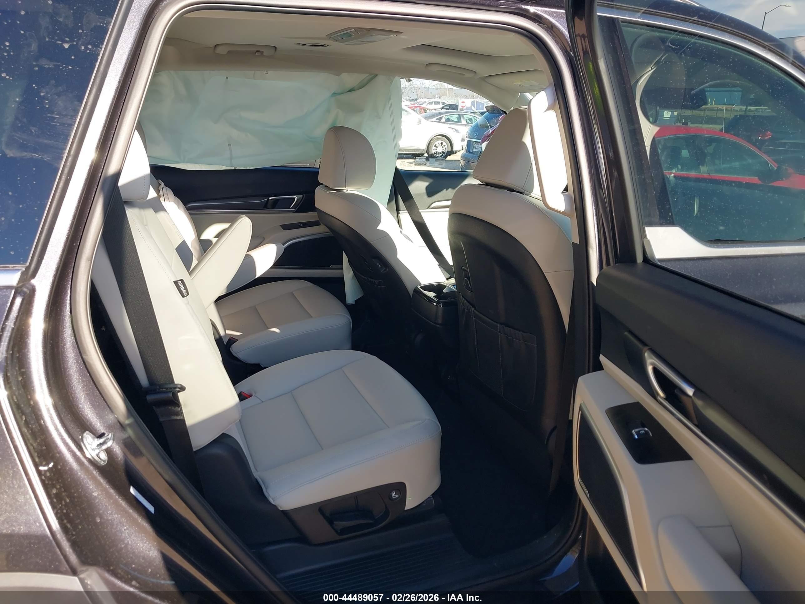 KIA TELLURIDE image 8