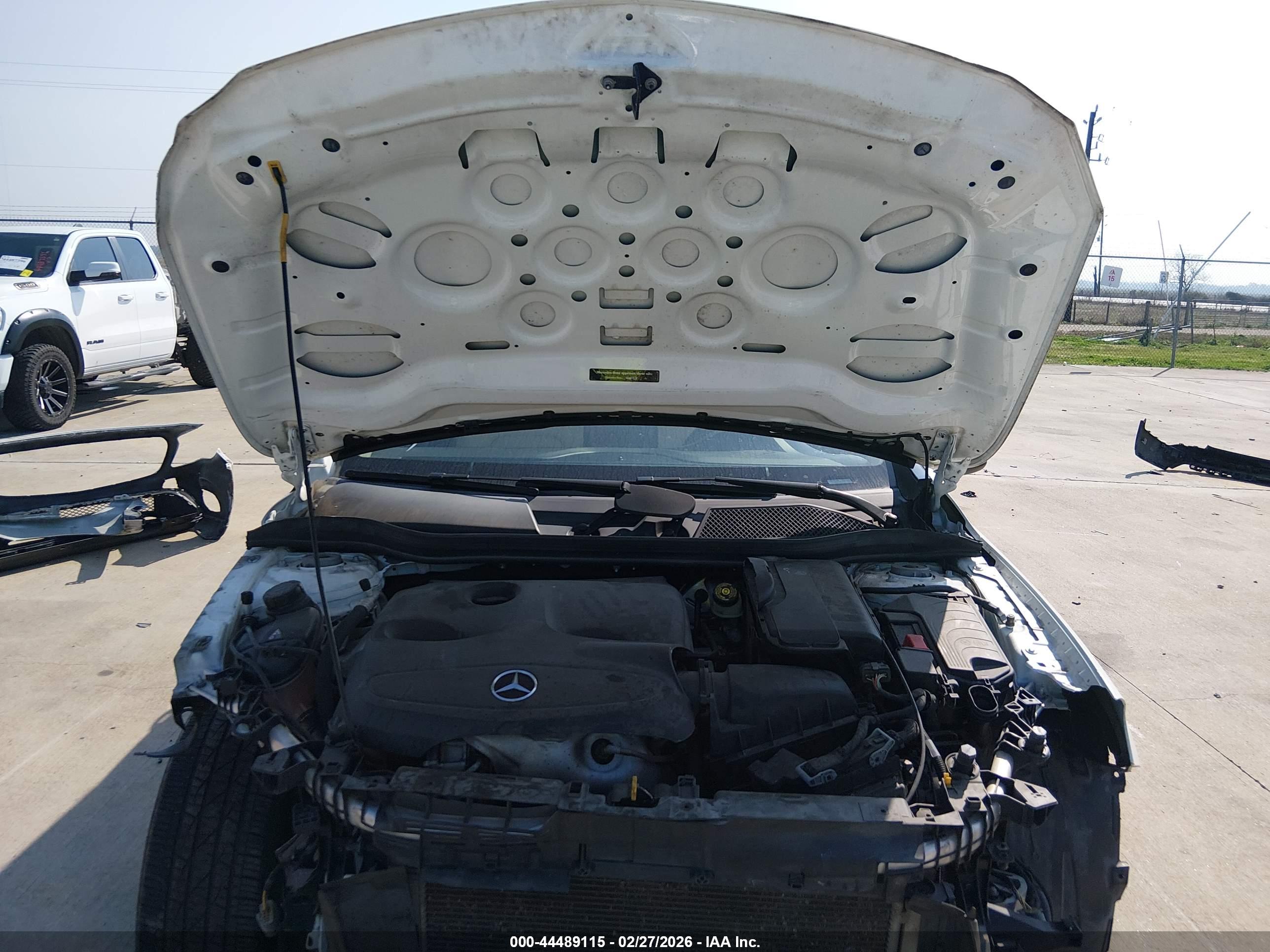 MERCEDES-BENZ GLA image 10