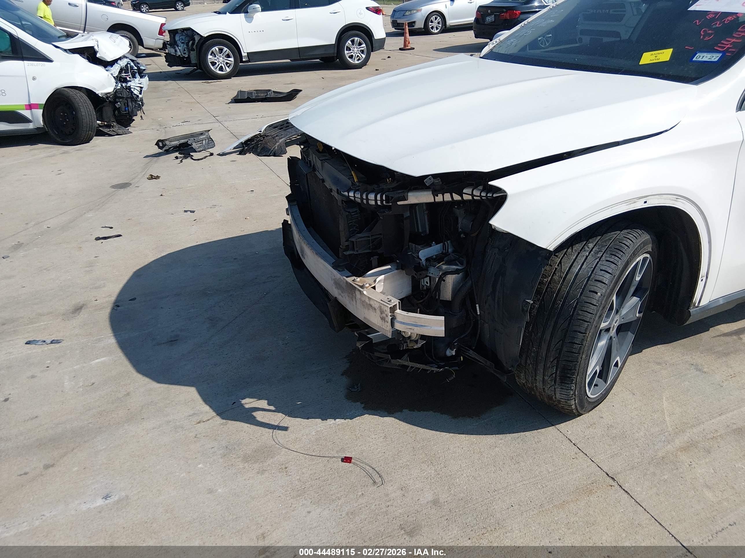 MERCEDES-BENZ GLA image 6