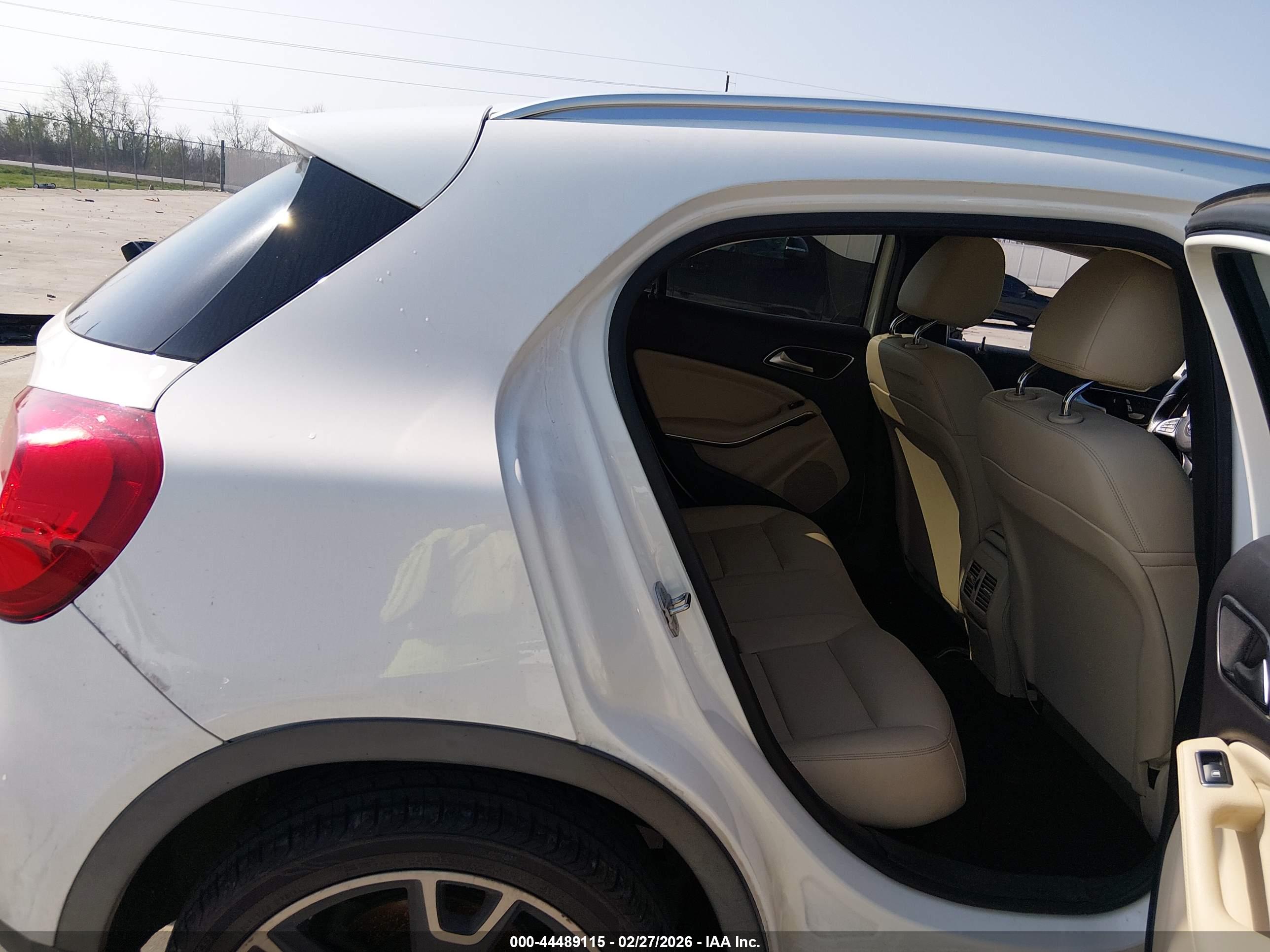MERCEDES-BENZ GLA image 8