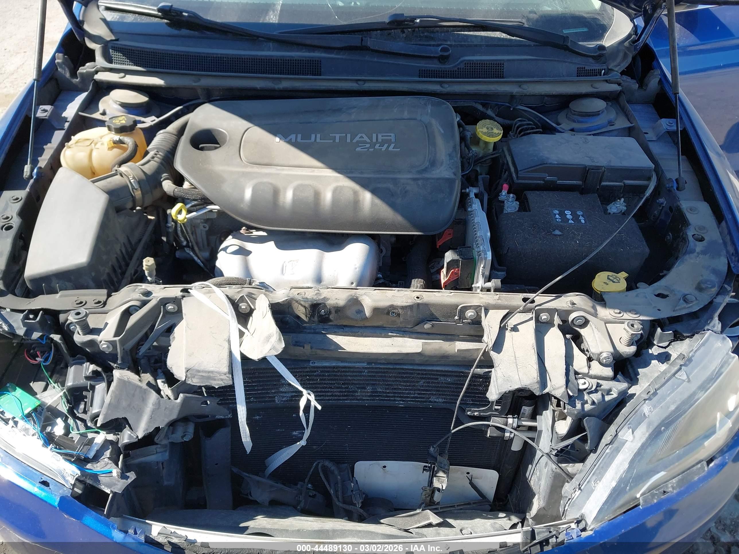 CHRYSLER 200 image 10