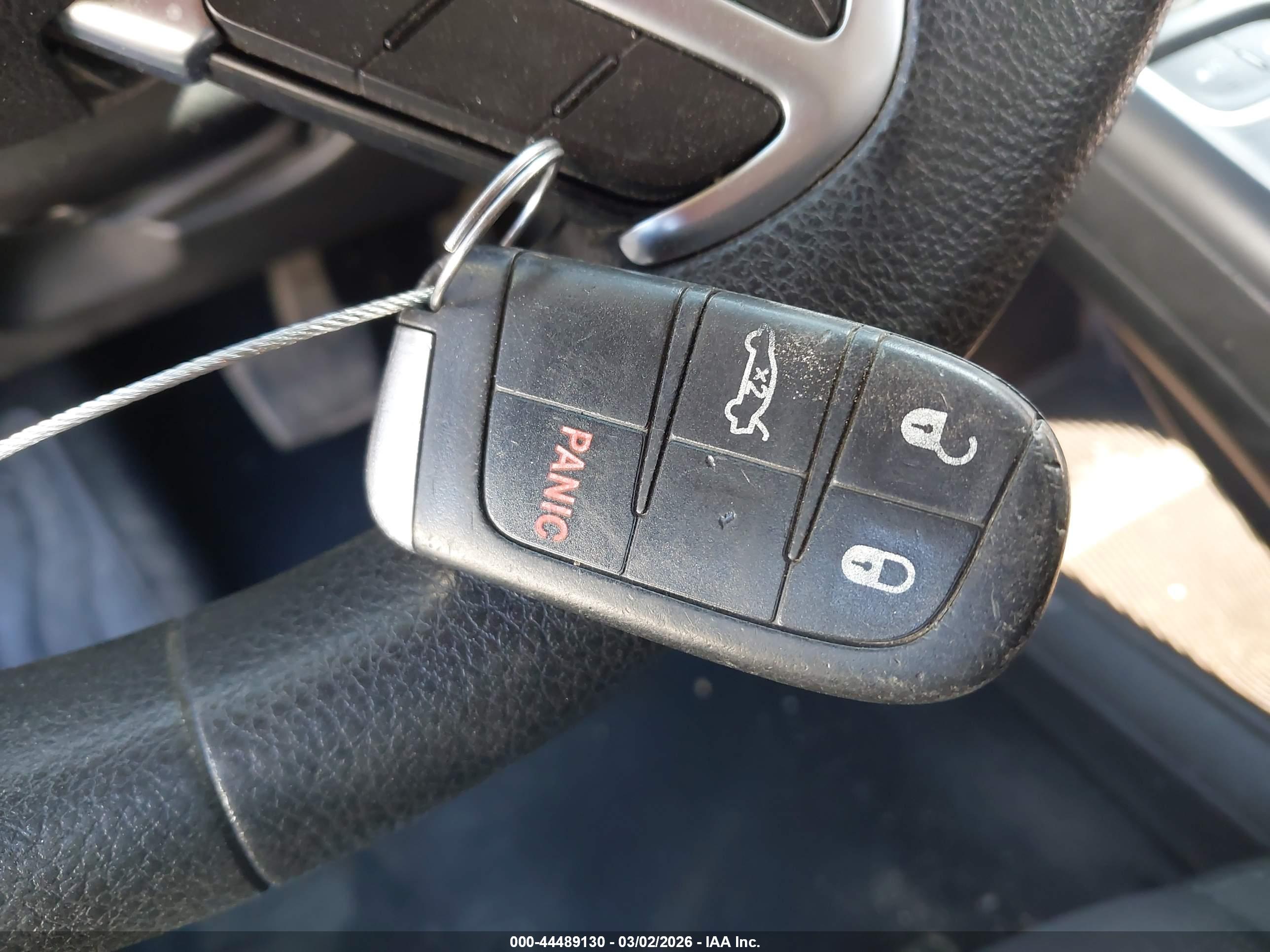 CHRYSLER 200 image 11