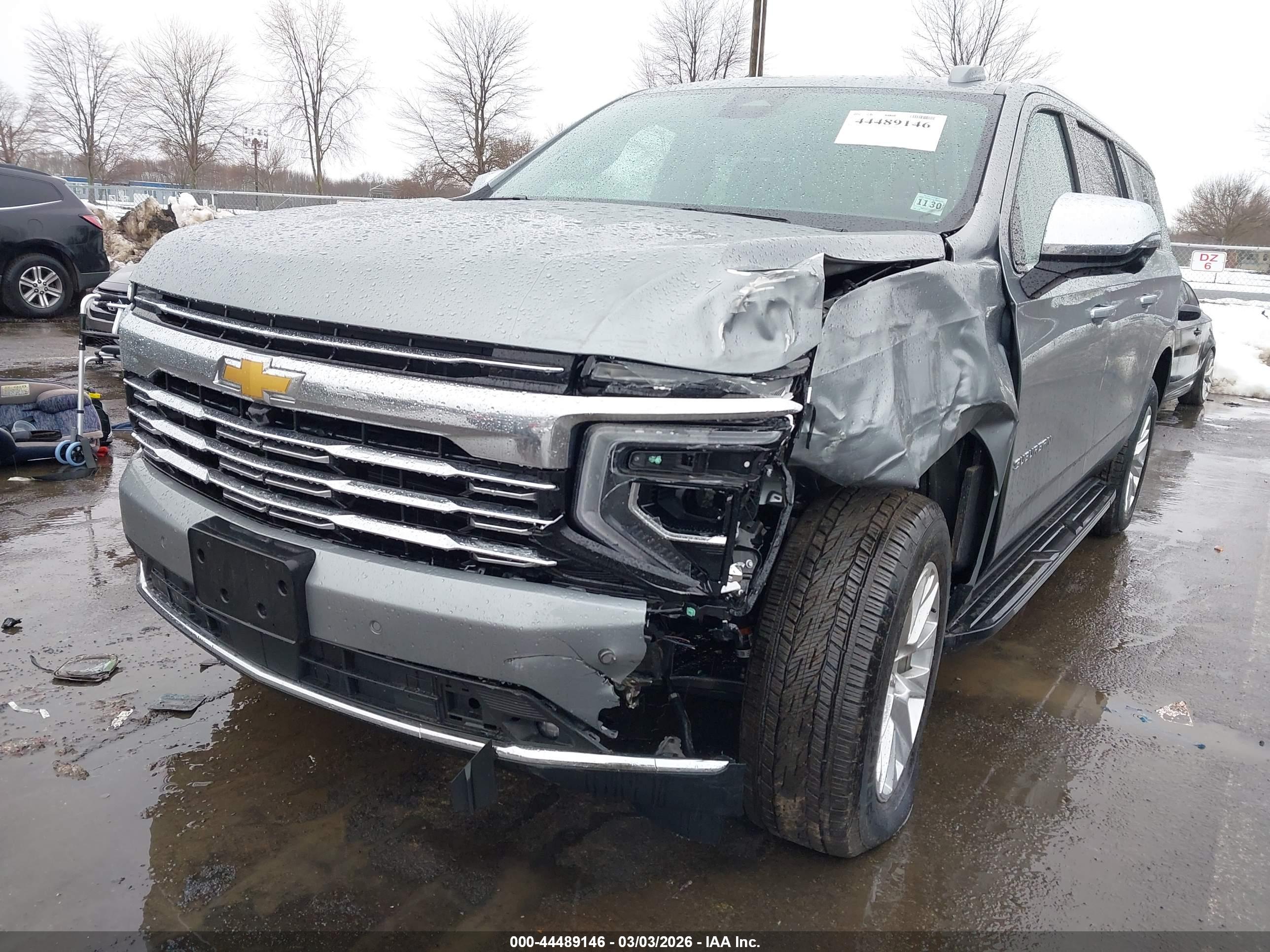 CHEVROLET SUBURBAN image 2