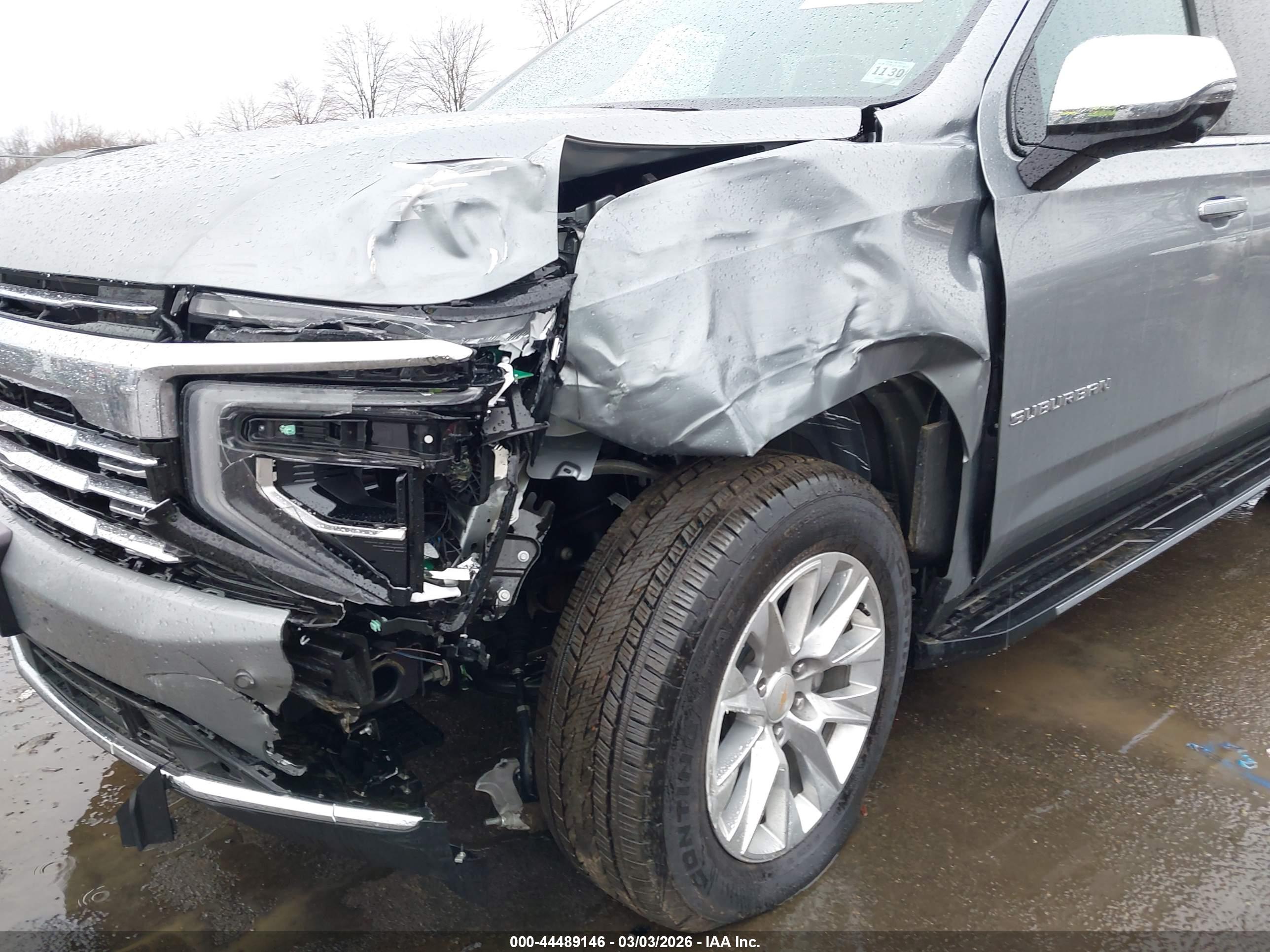 CHEVROLET SUBURBAN image 6