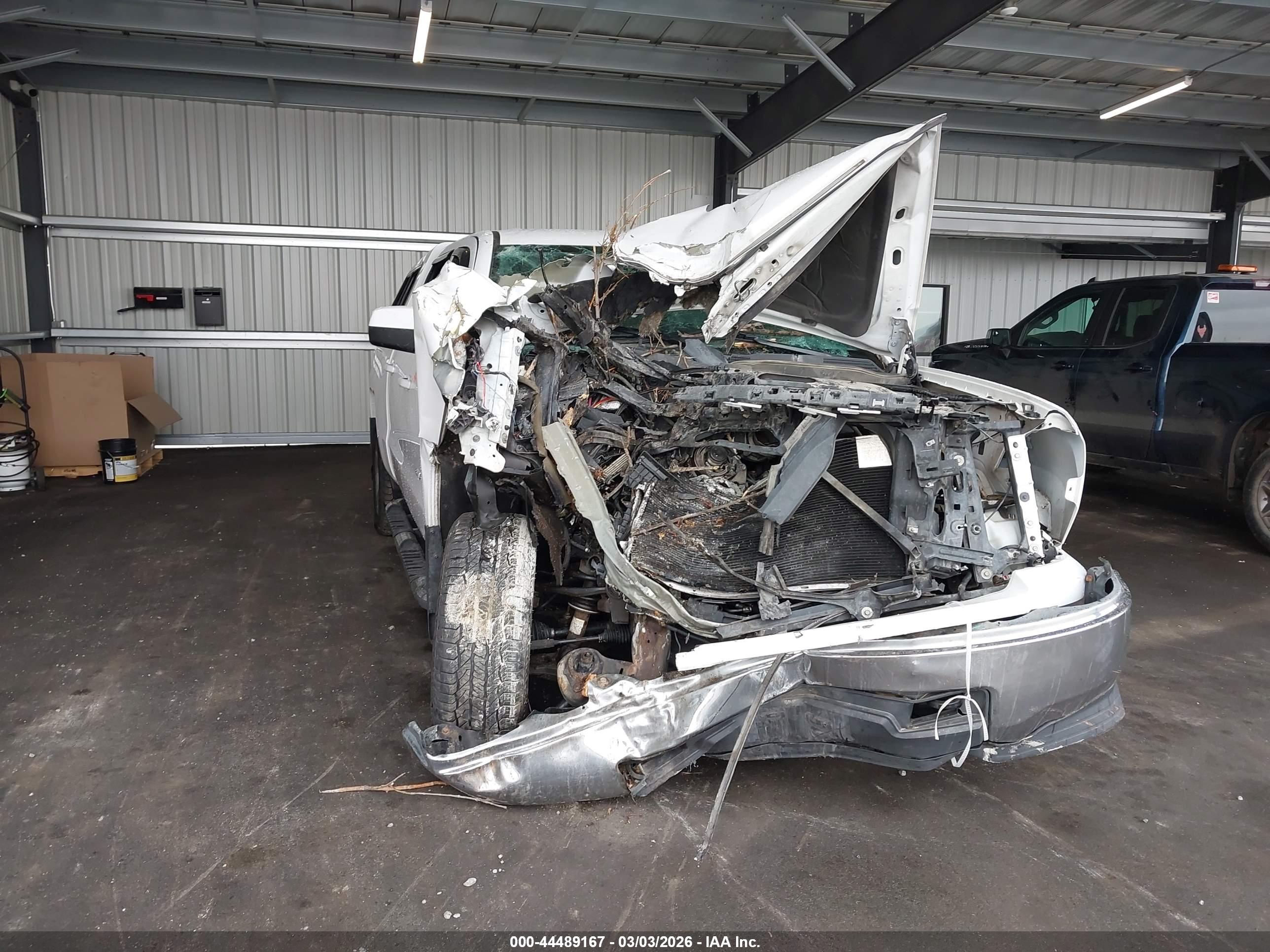 CHEVROLET SILVERADO image 6