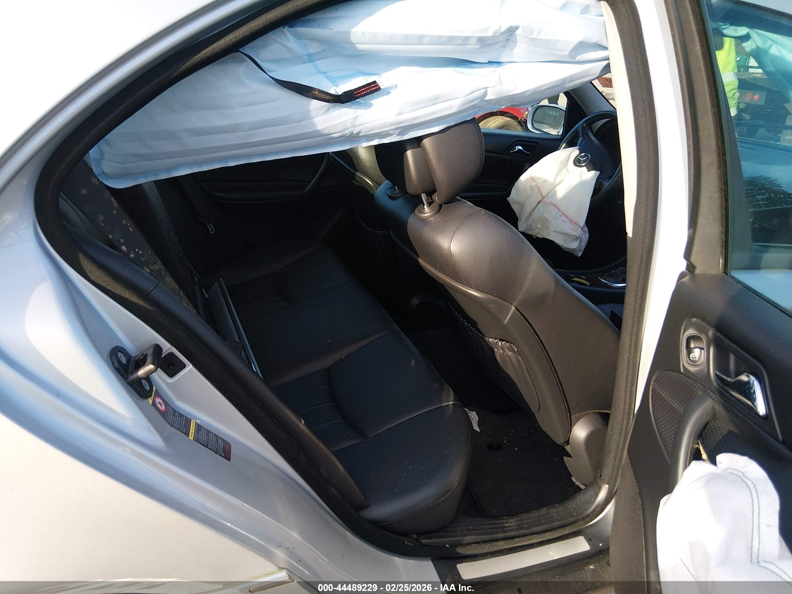 MERCEDES-BENZ C image 8