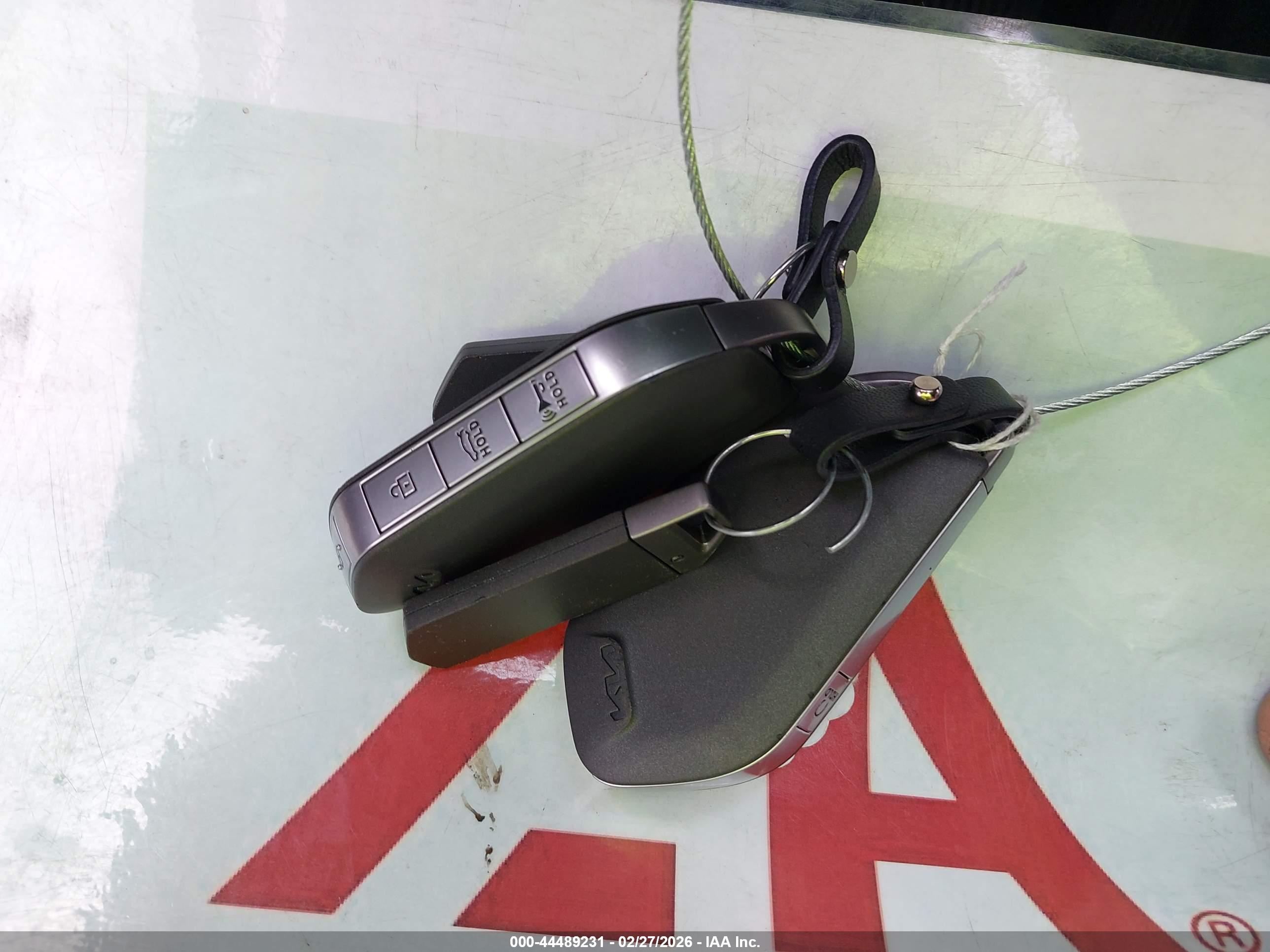 KIA K5 image 11