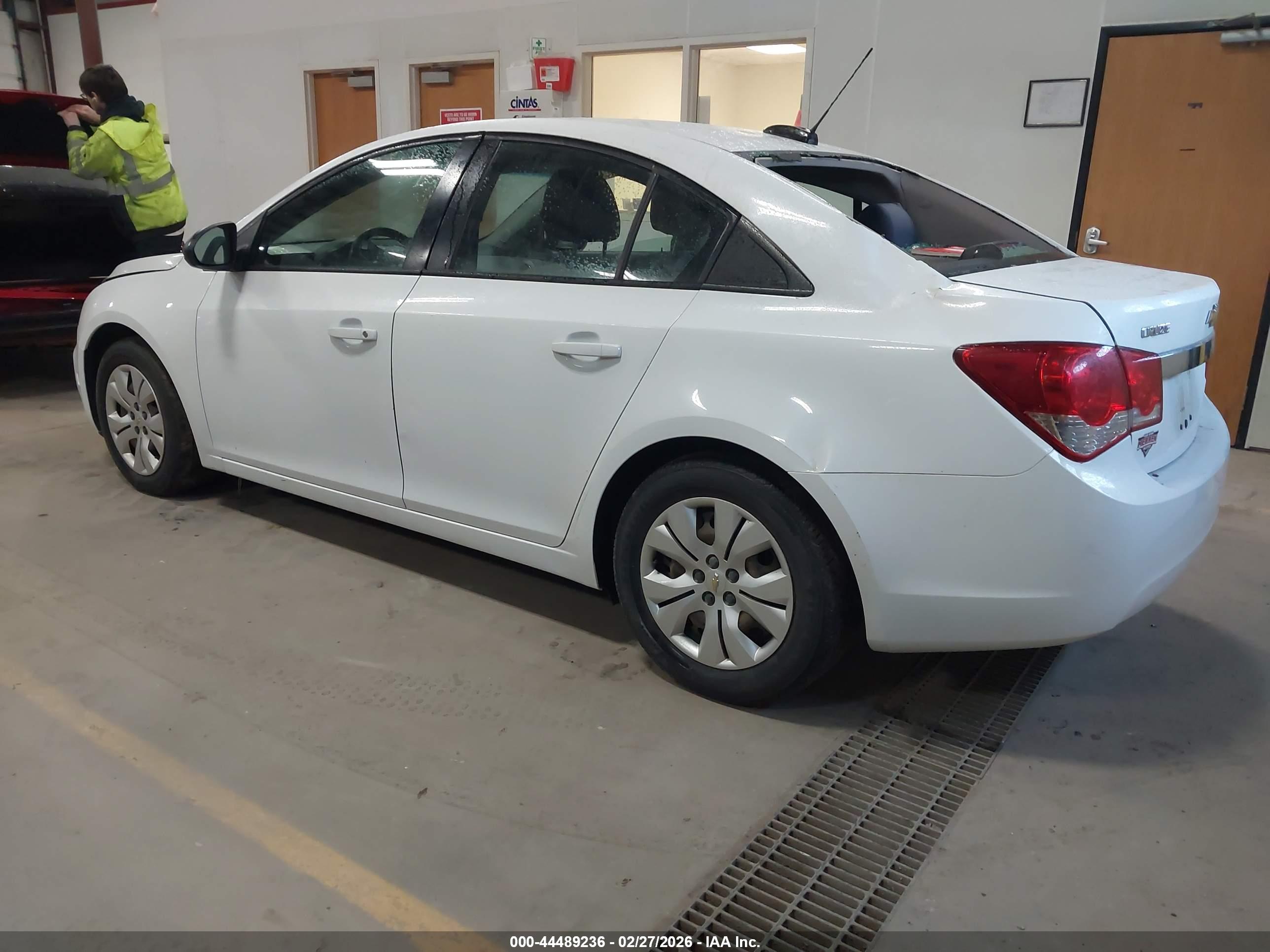 CHEVROLET CRUZE image 3