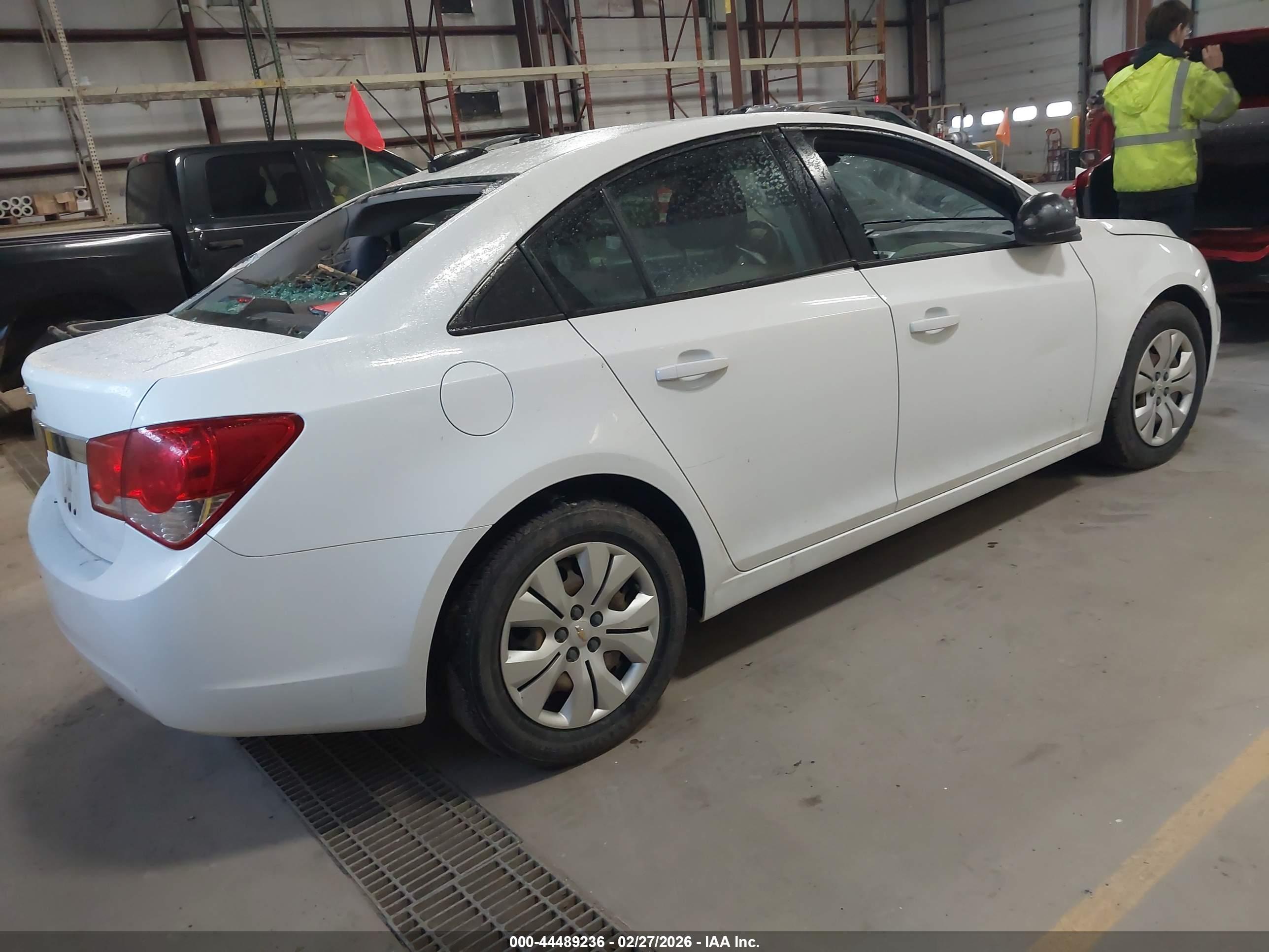 CHEVROLET CRUZE image 4