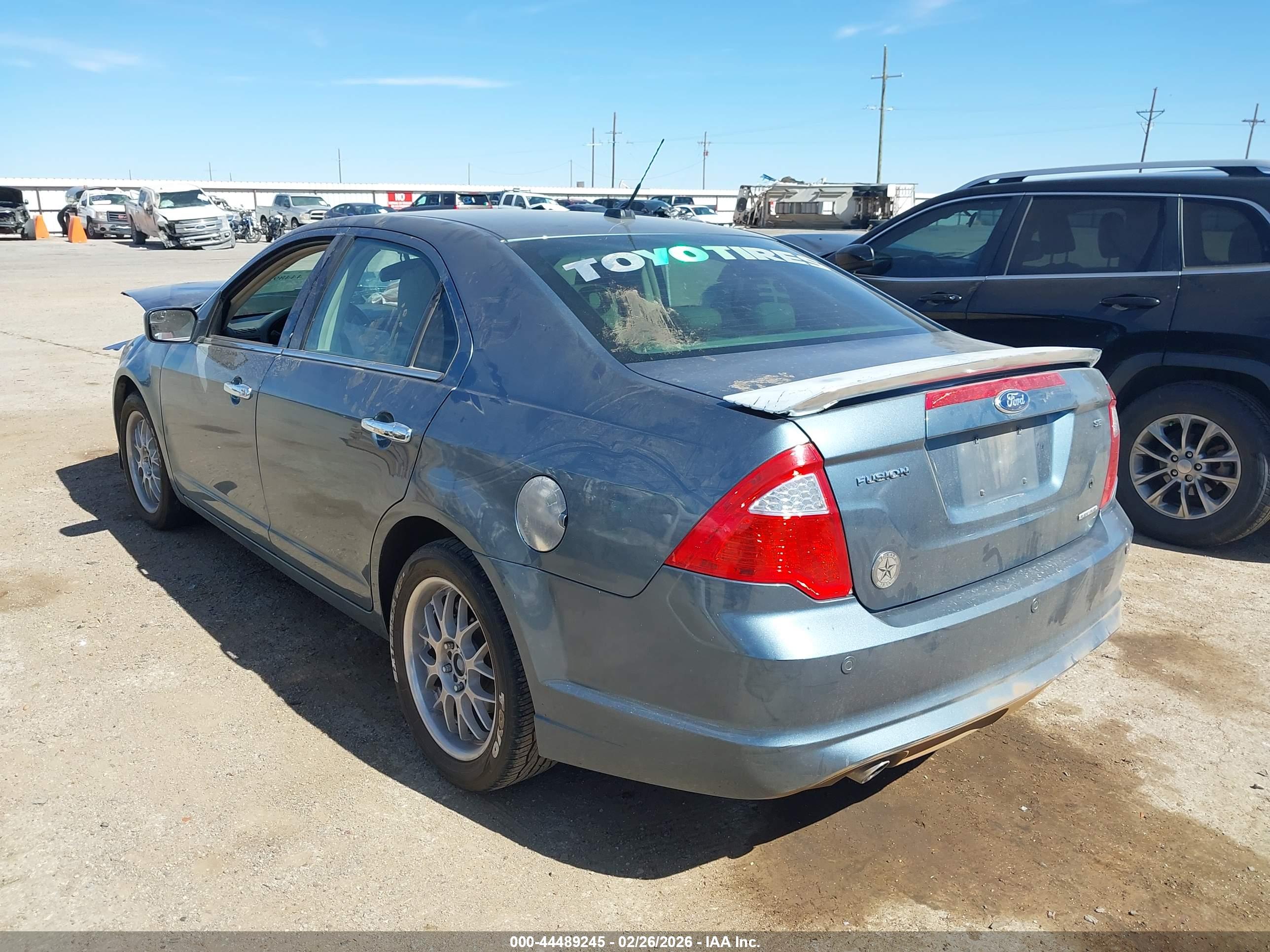 FORD FUSION image 3