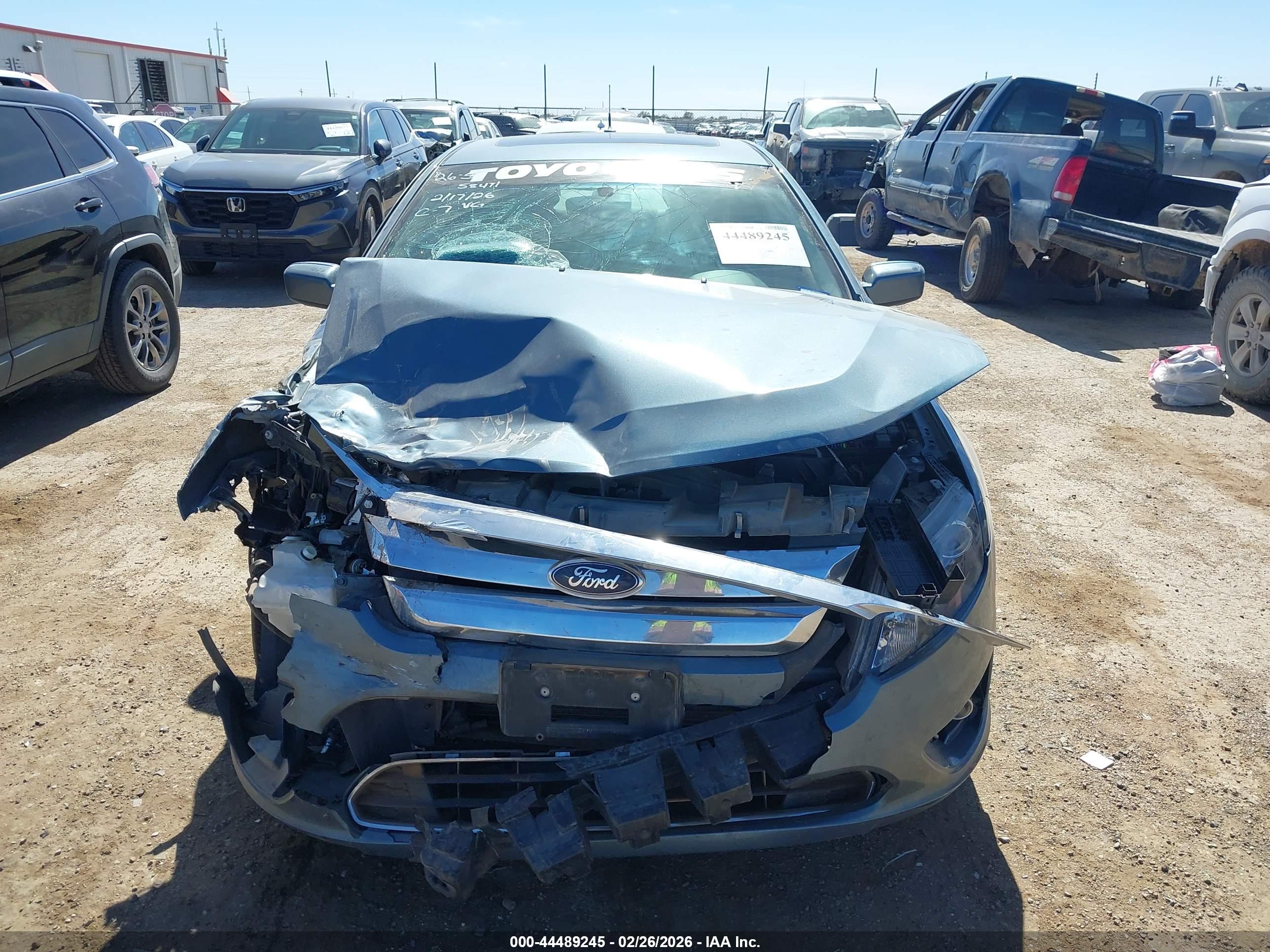 FORD FUSION image 6