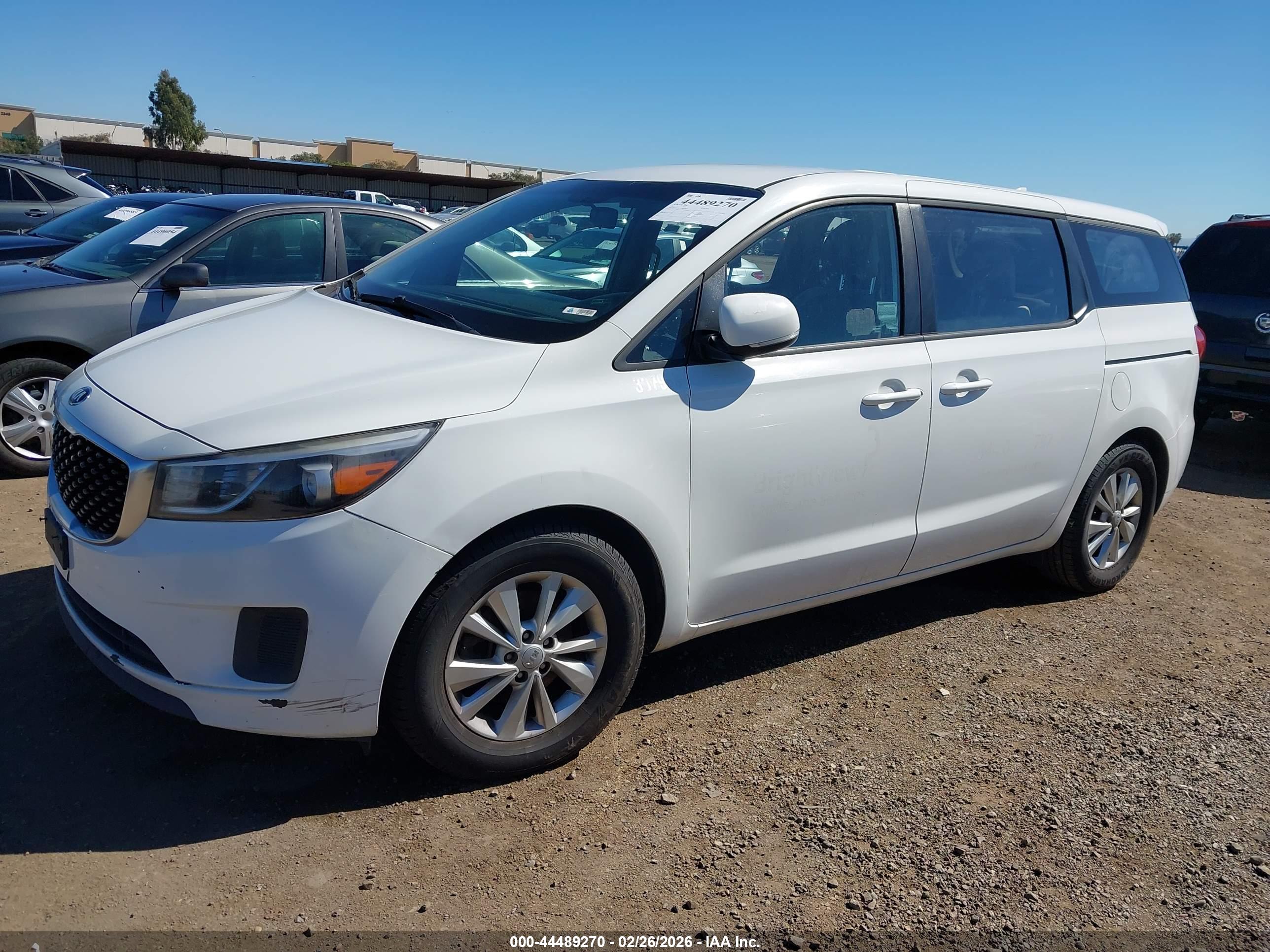 KIA SEDONA image 2