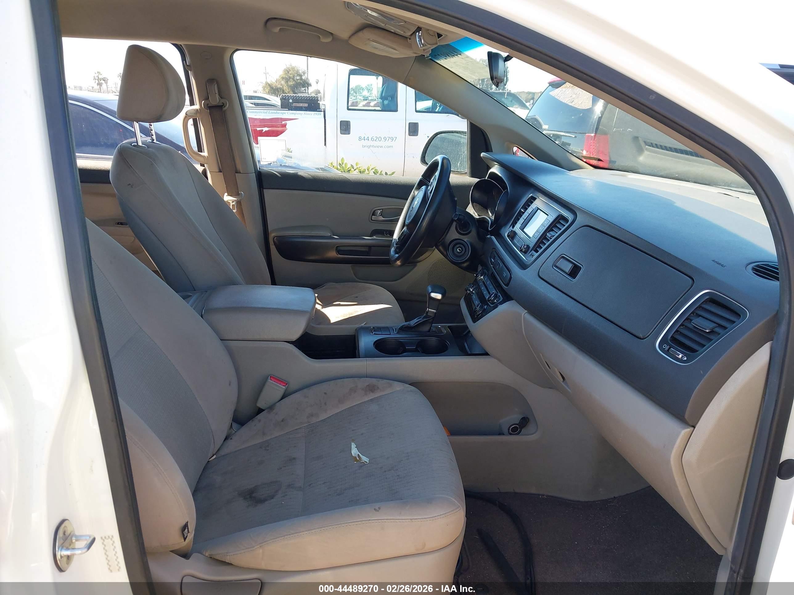 KIA SEDONA image 5