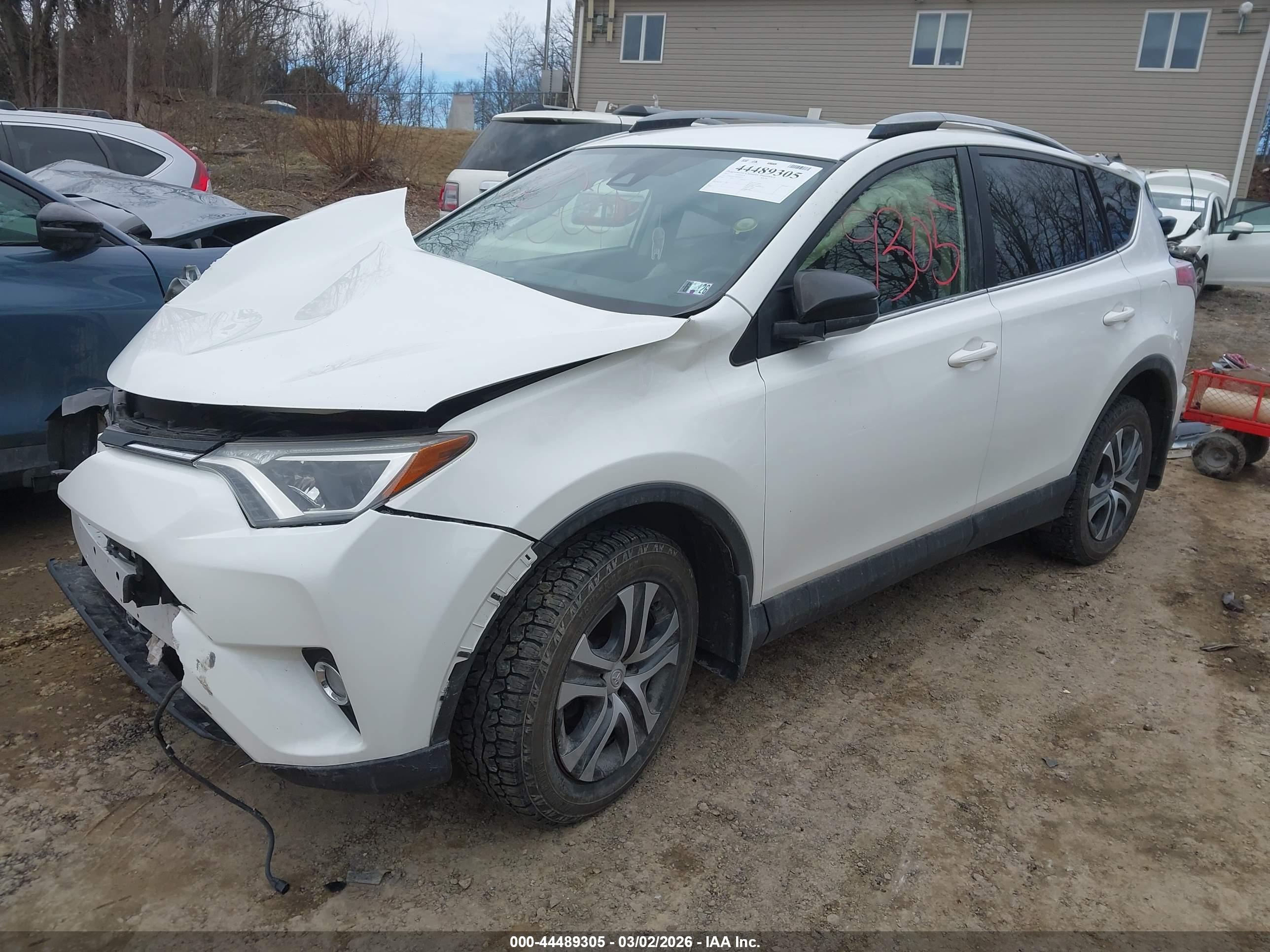 TOYOTA RAV4 image 2