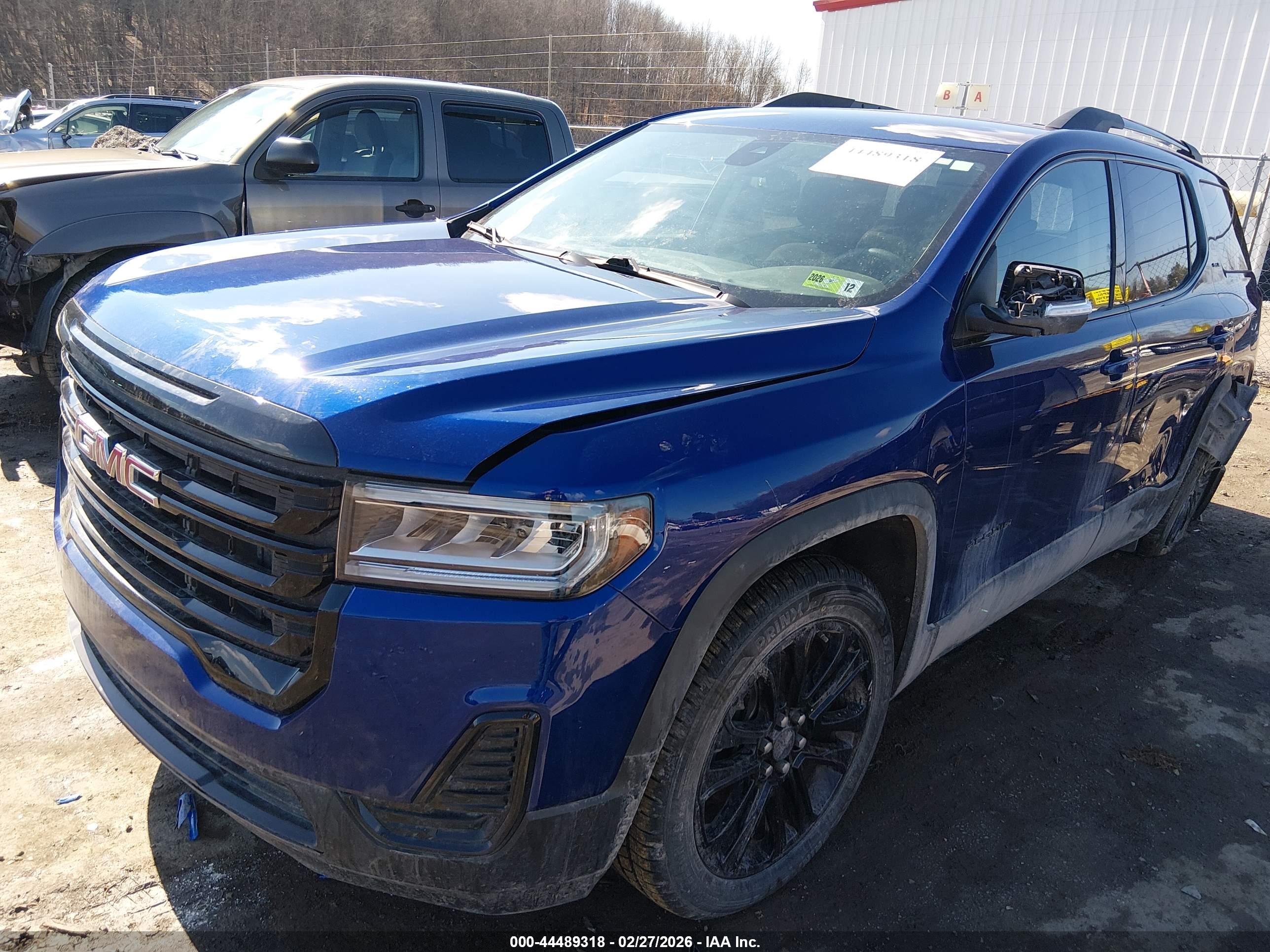 GMC ACADIA image 2