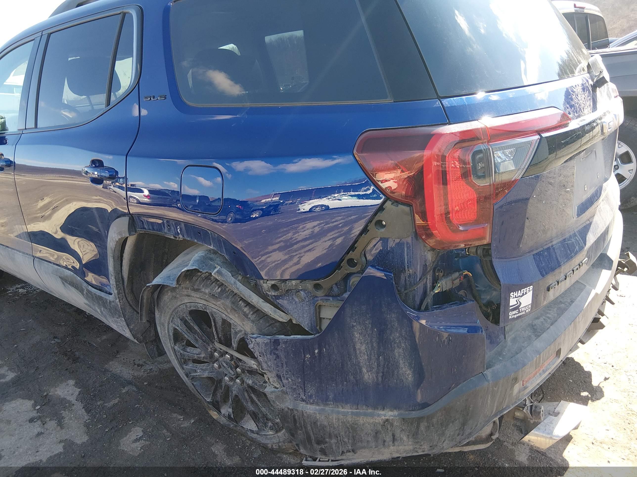 GMC ACADIA image 6