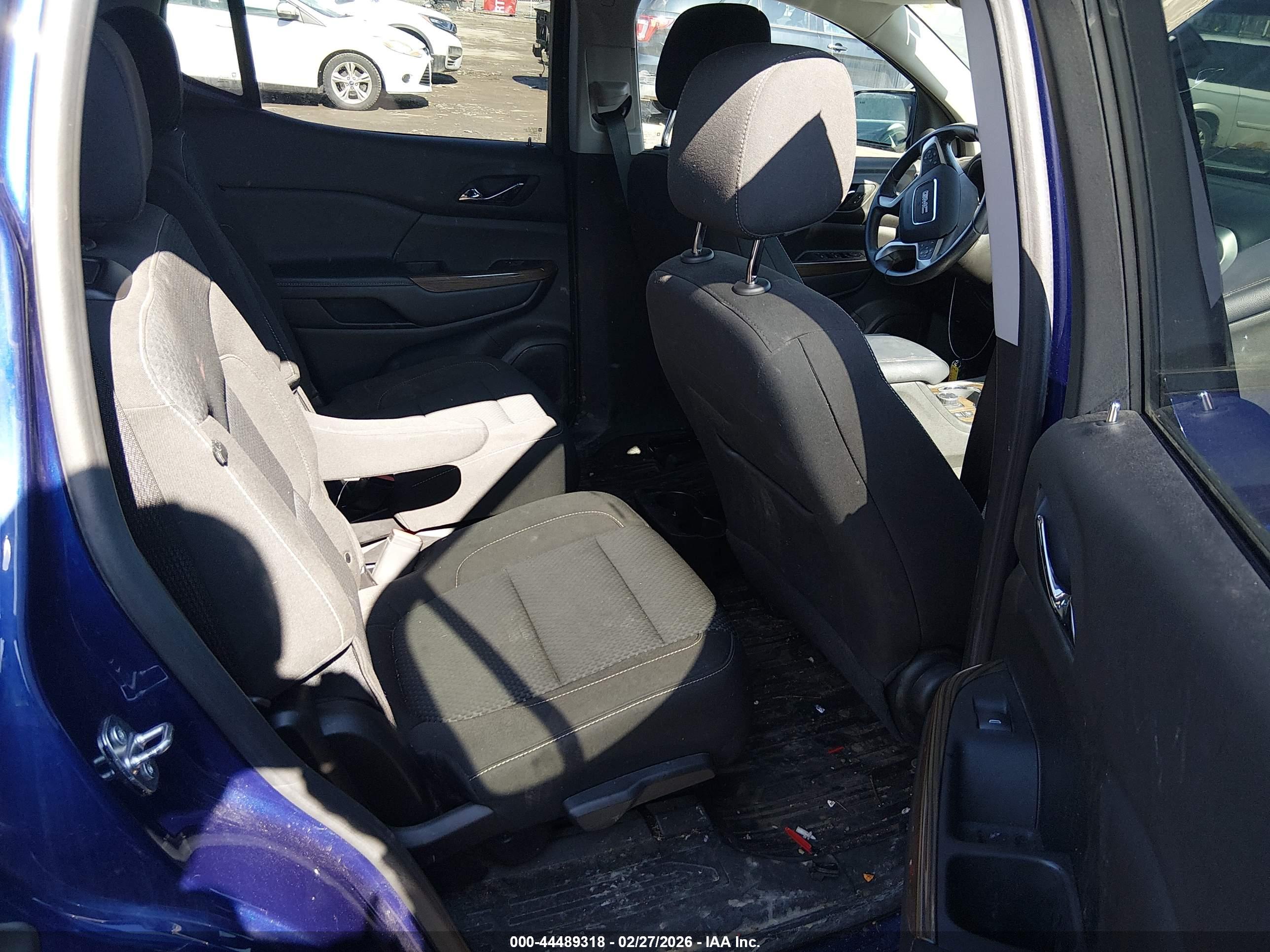 GMC ACADIA image 8