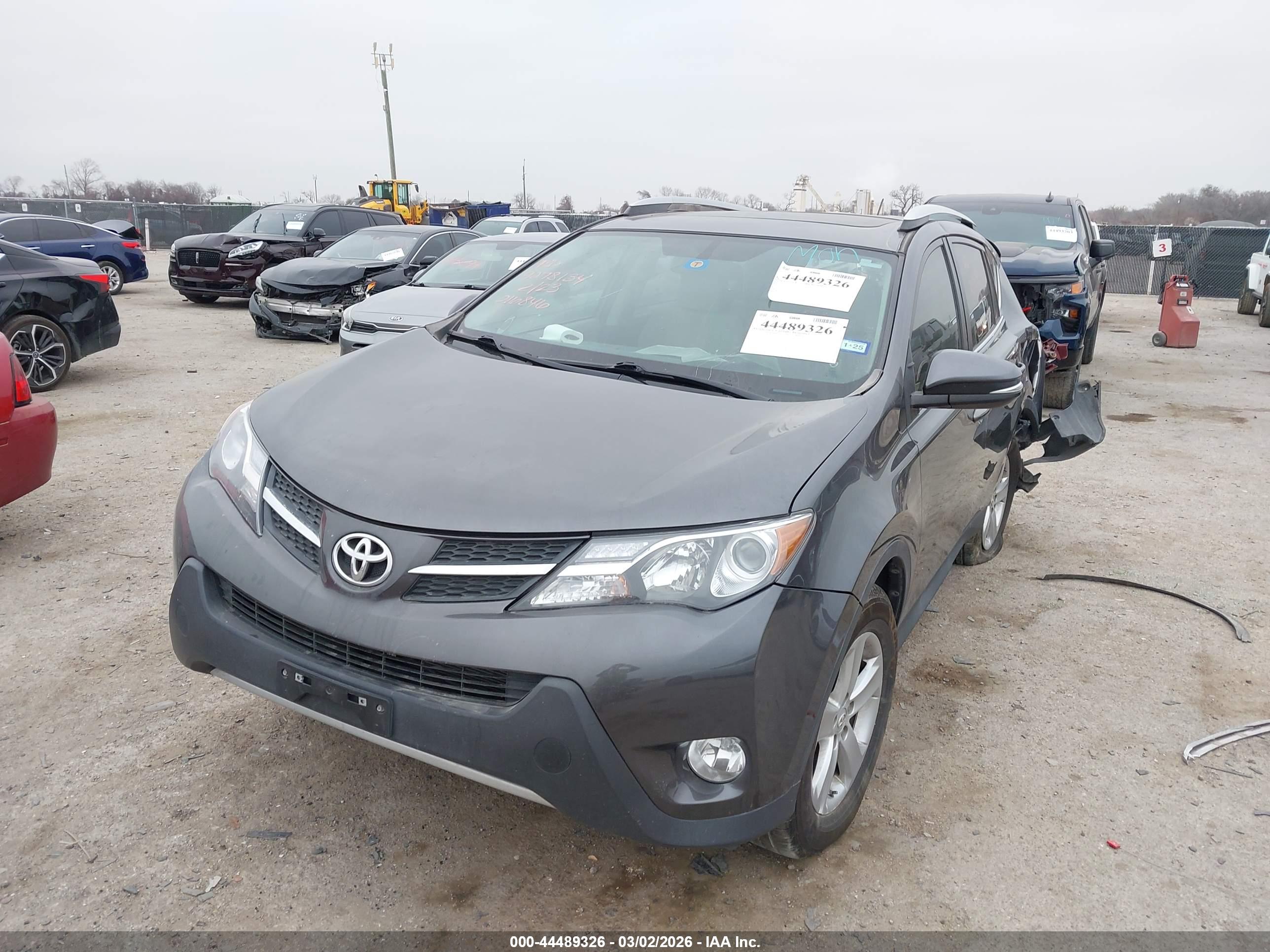 TOYOTA RAV4 image 2