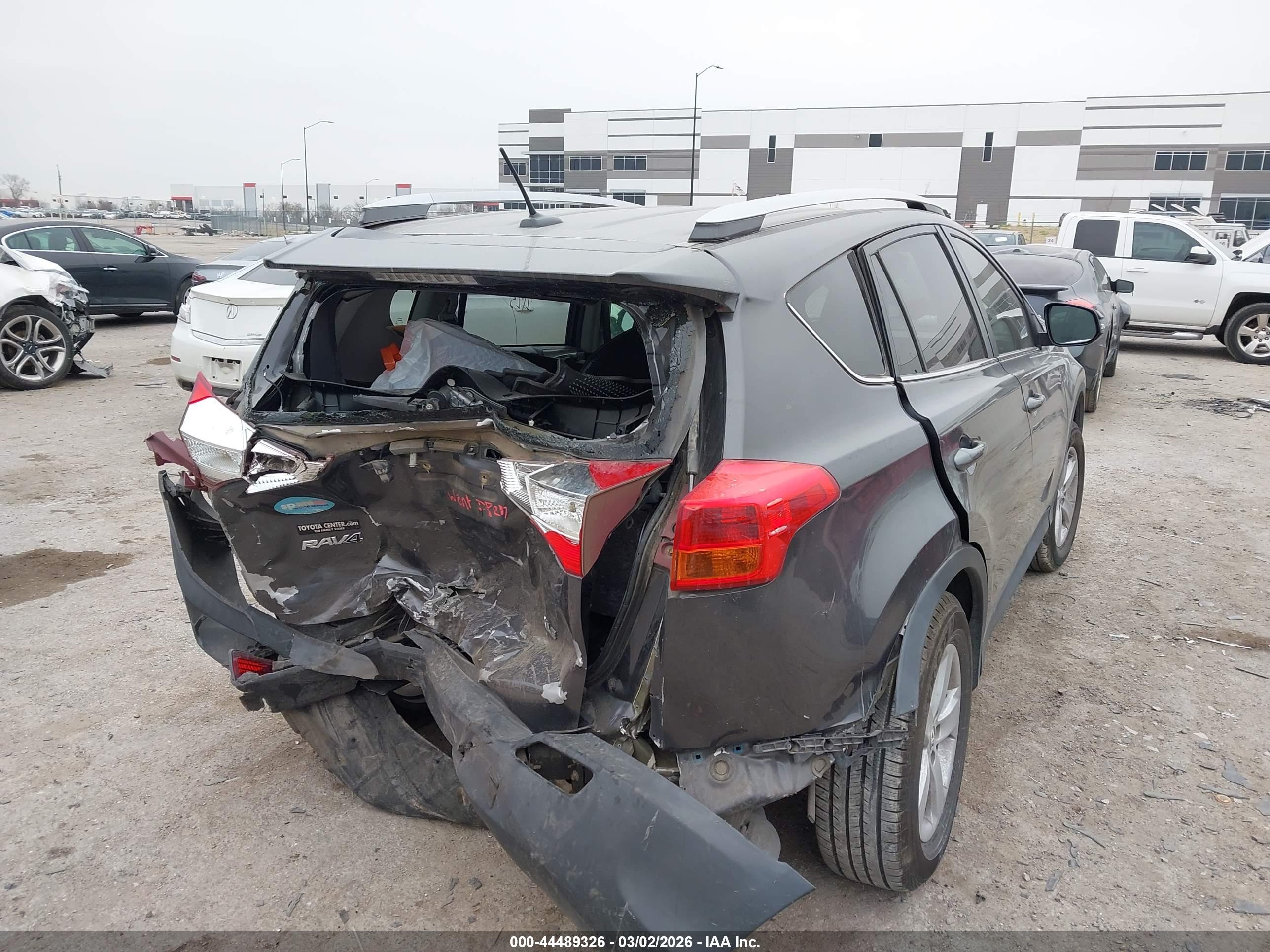 TOYOTA RAV4 image 4
