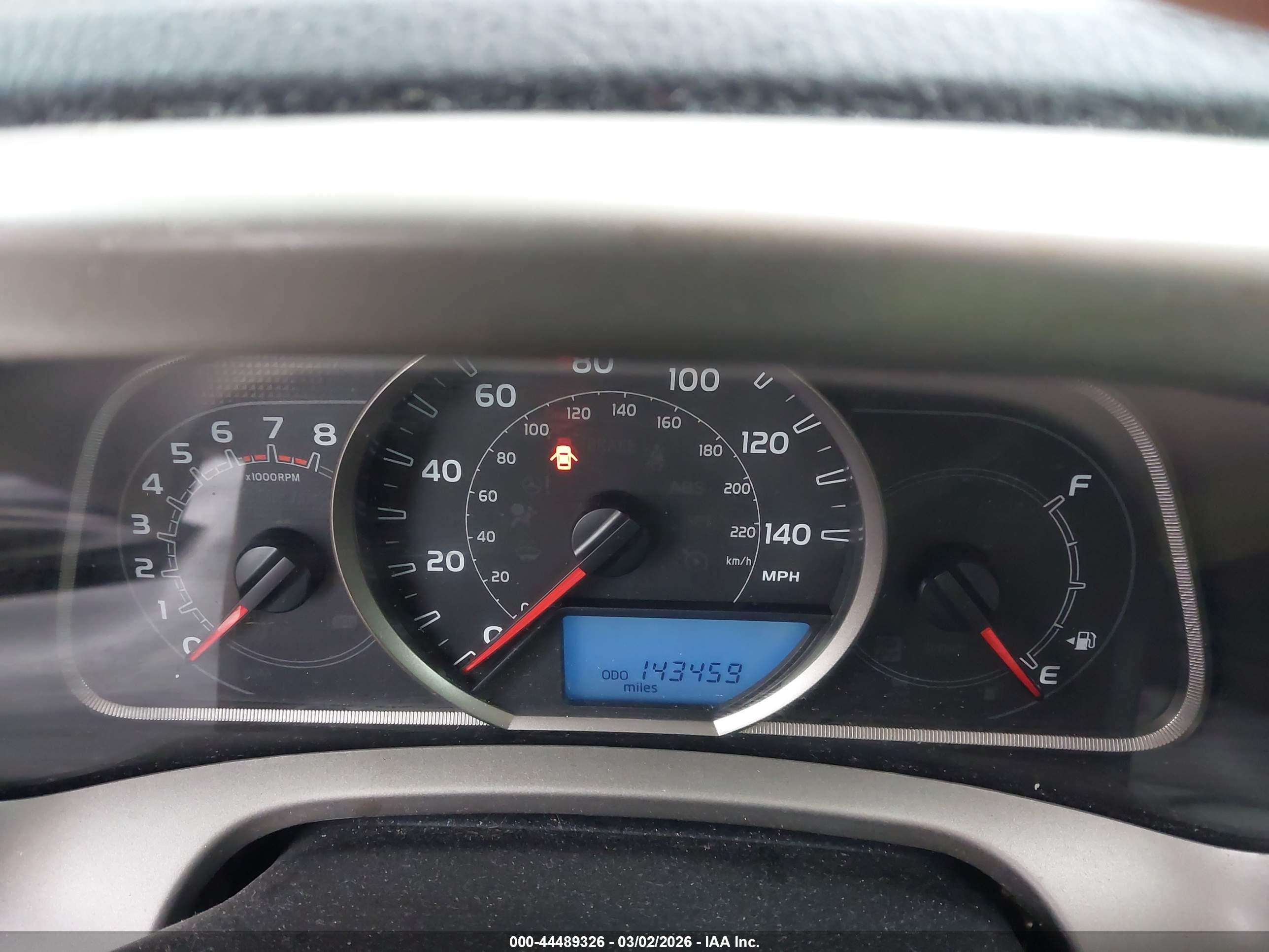 TOYOTA RAV4 image 7